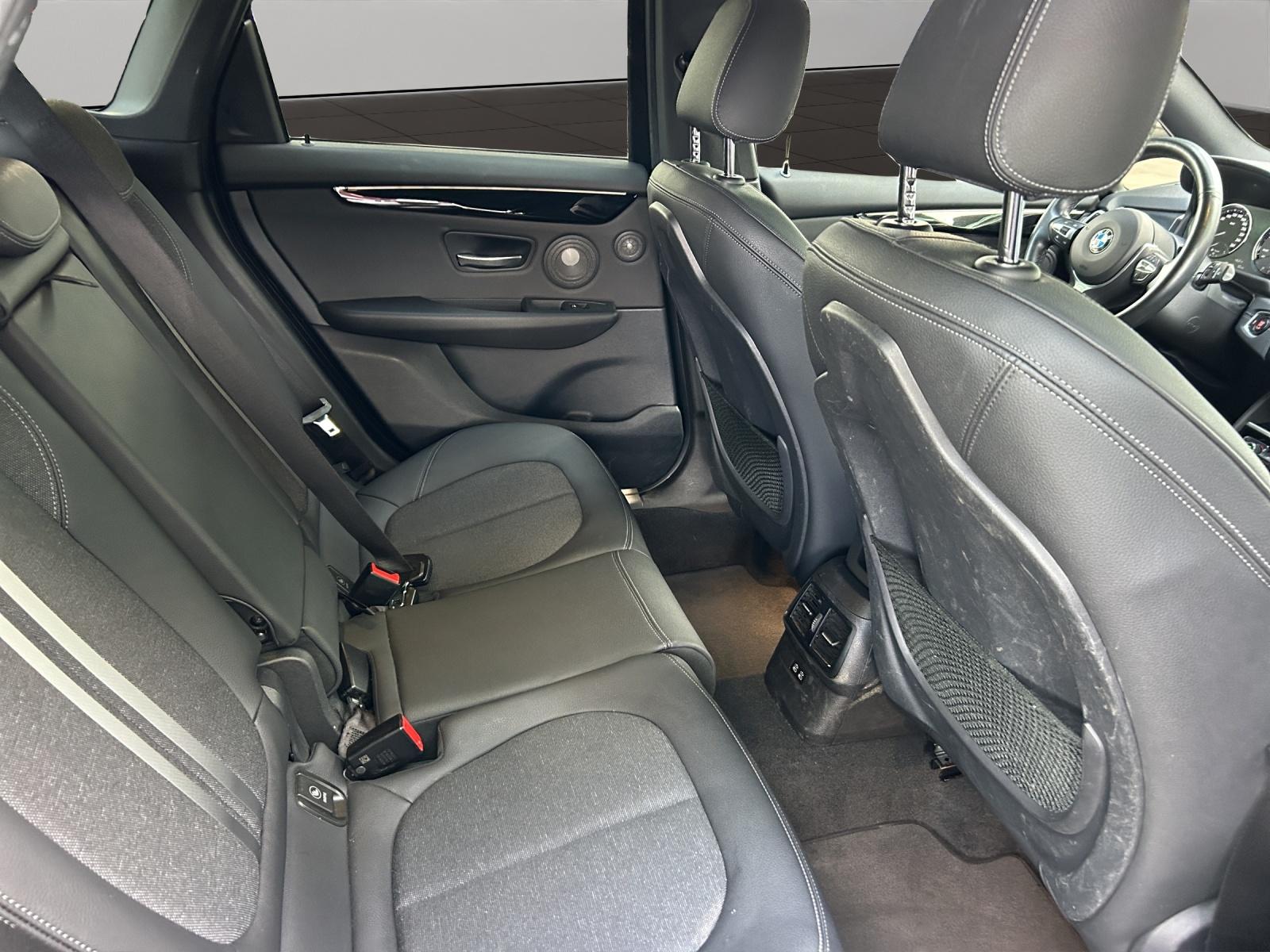 BMW 220d xDrive SAG Active Tourer-image-11