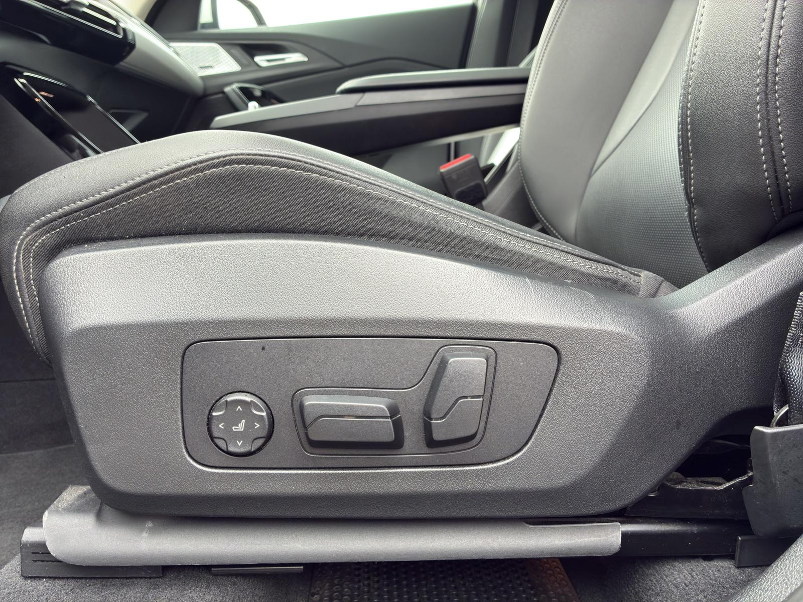 BMW X1 18i sDrive-image-18