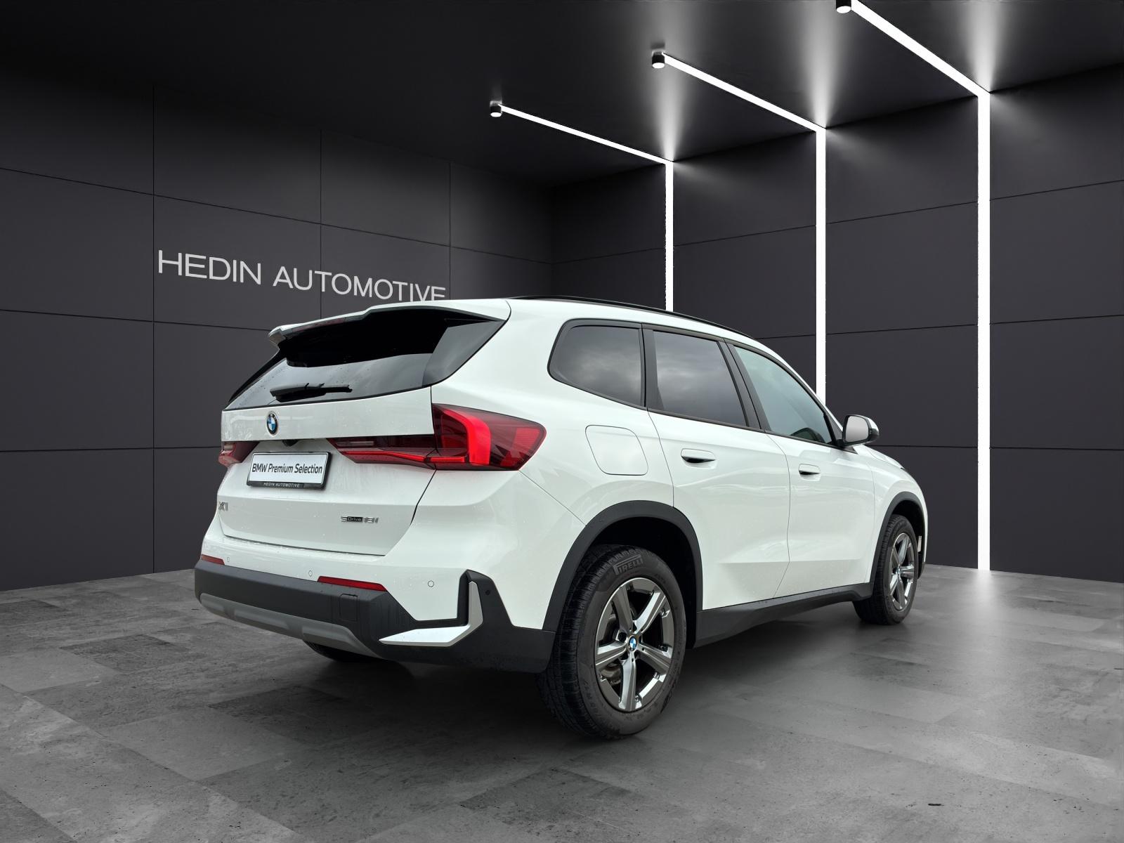 BMW X1 18i sDrive-image-8