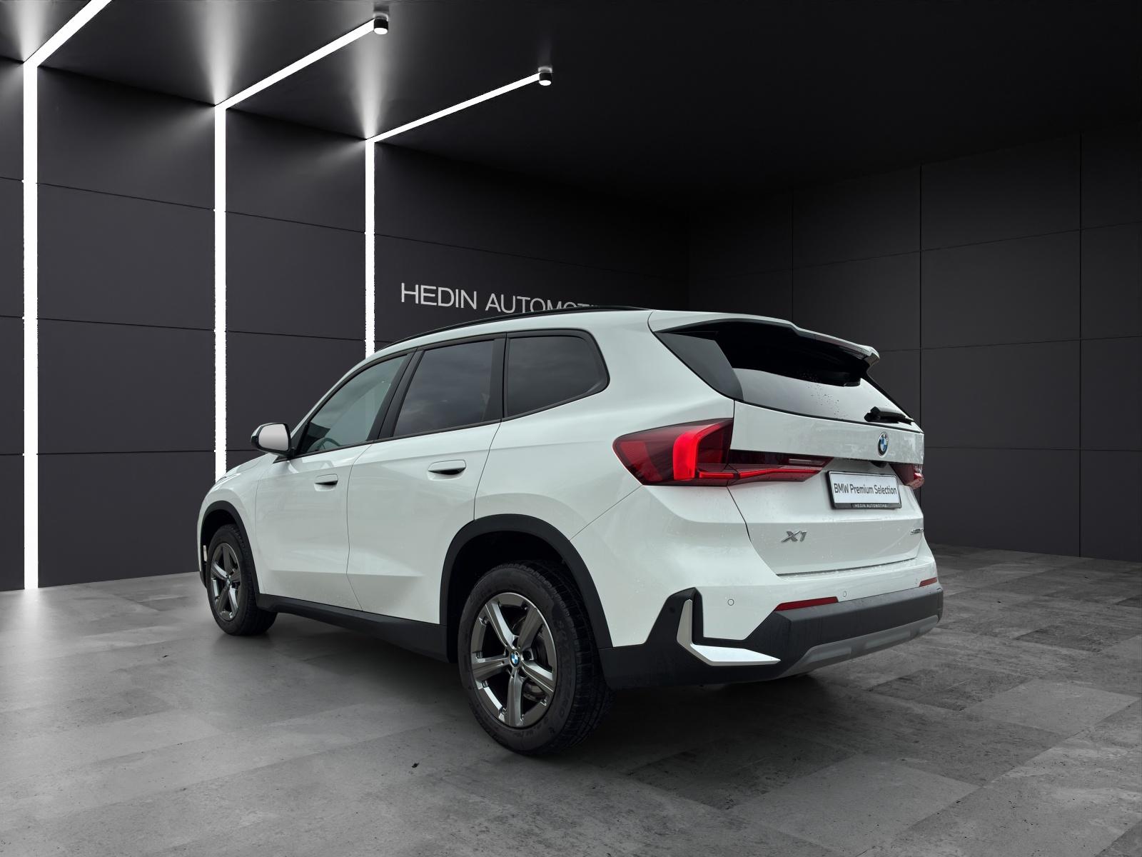 BMW X1 18i sDrive-image-2