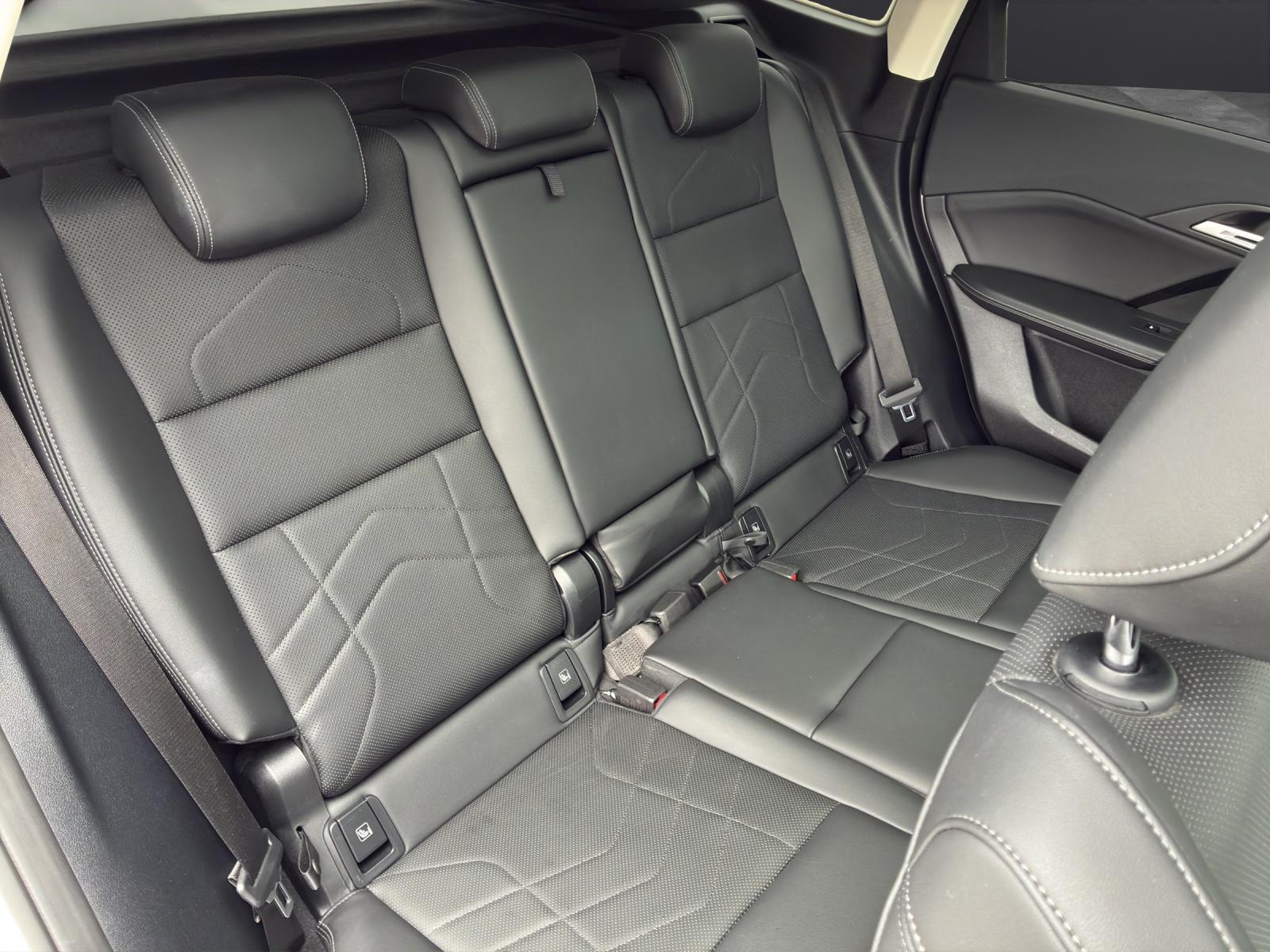 BMW X1 18i sDrive-image-11