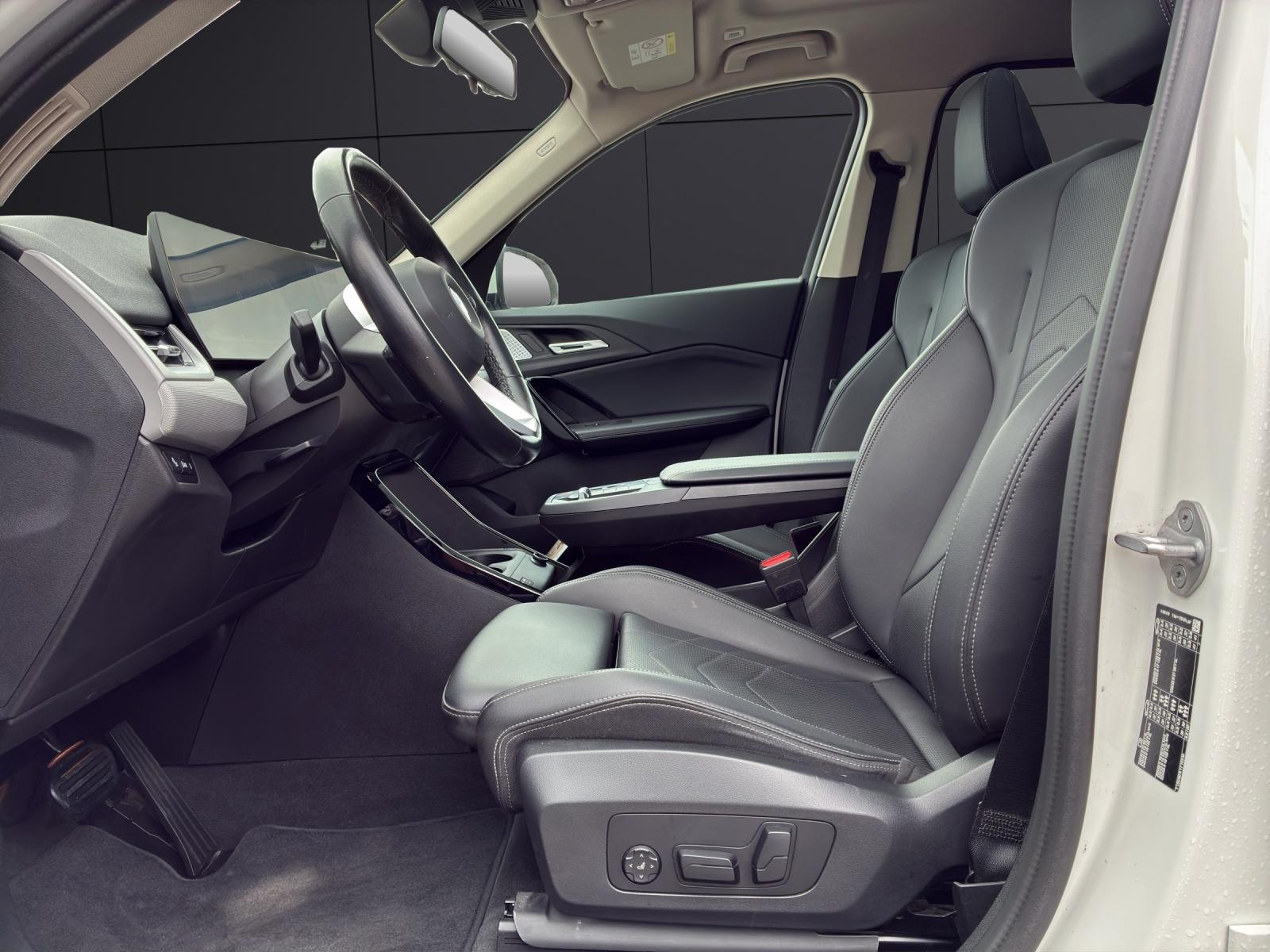BMW X1 18i sDrive-image-1