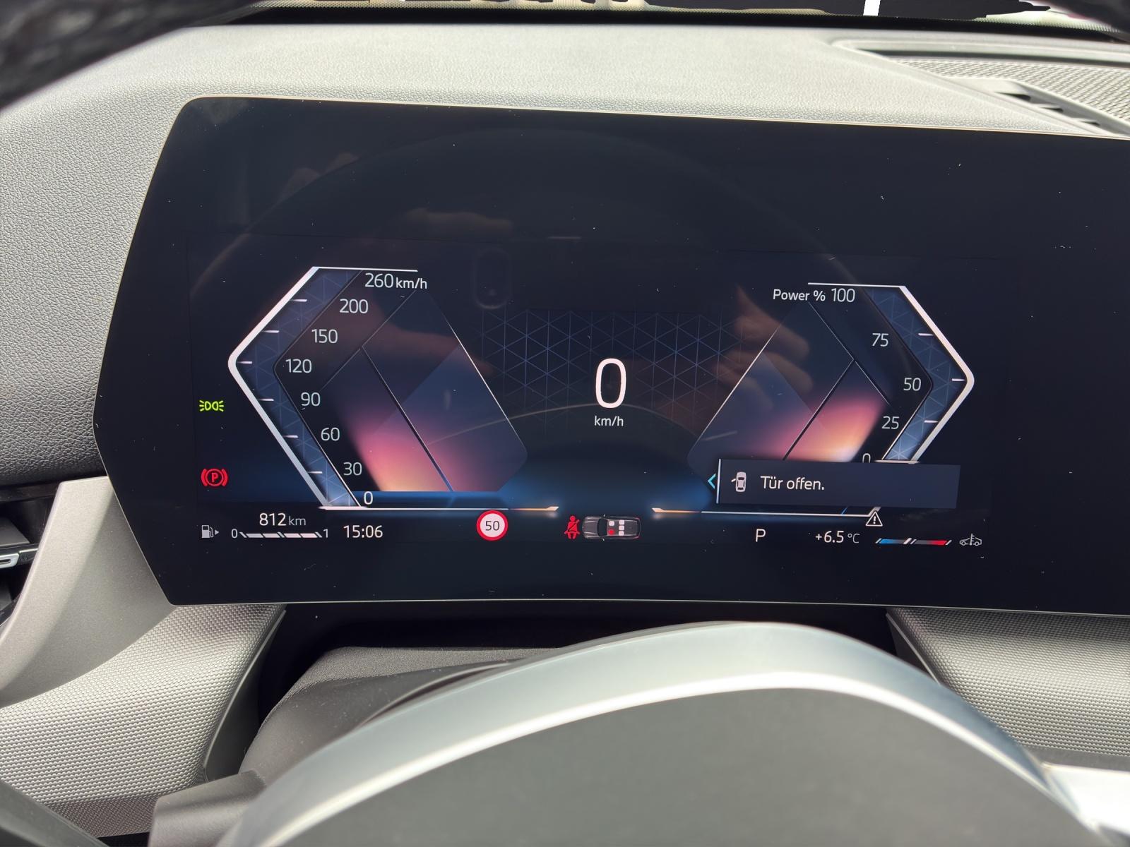 BMW X1 18i sDrive-image-15