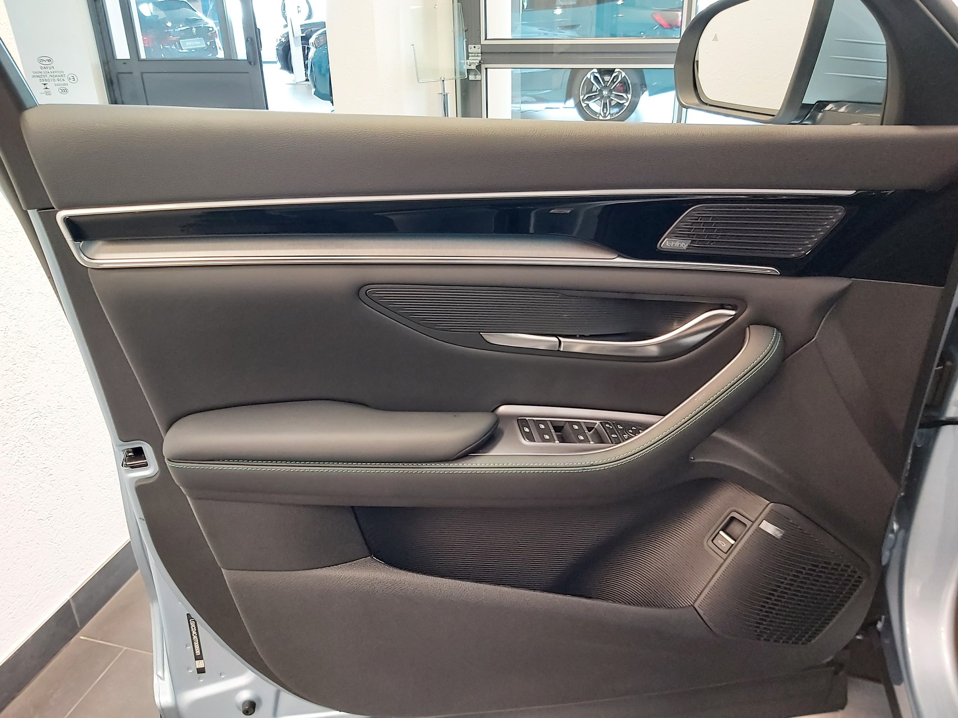 BYD Seal U DM-i Design AWD-image-17