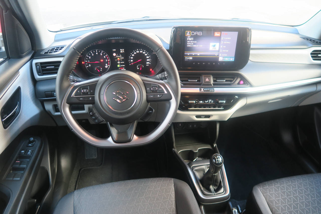 SUZUKI Swift 1.2 1st Edition Top Hybrid 4x4-image-4