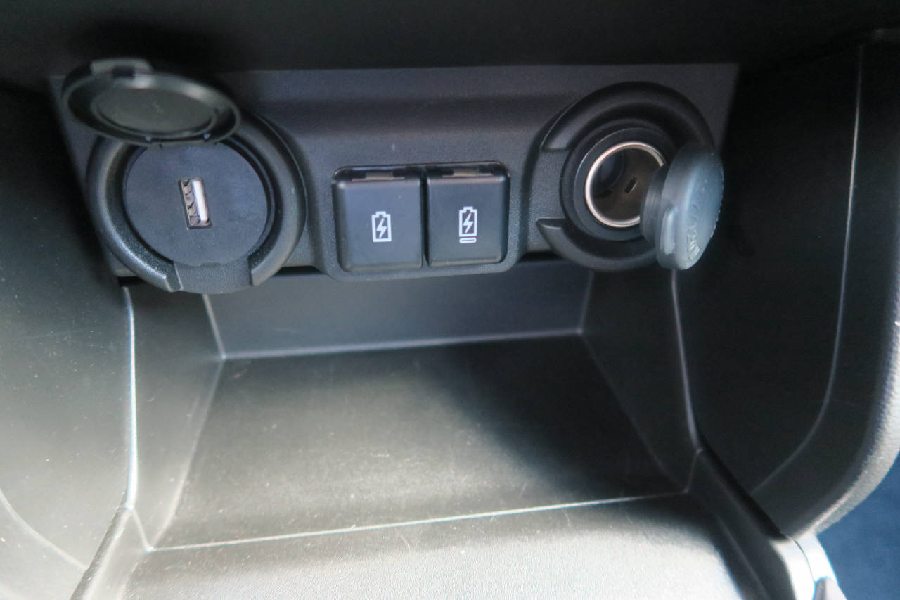 SUZUKI Swift 1.2 1st Edition Top Hybrid 4x4-image-12