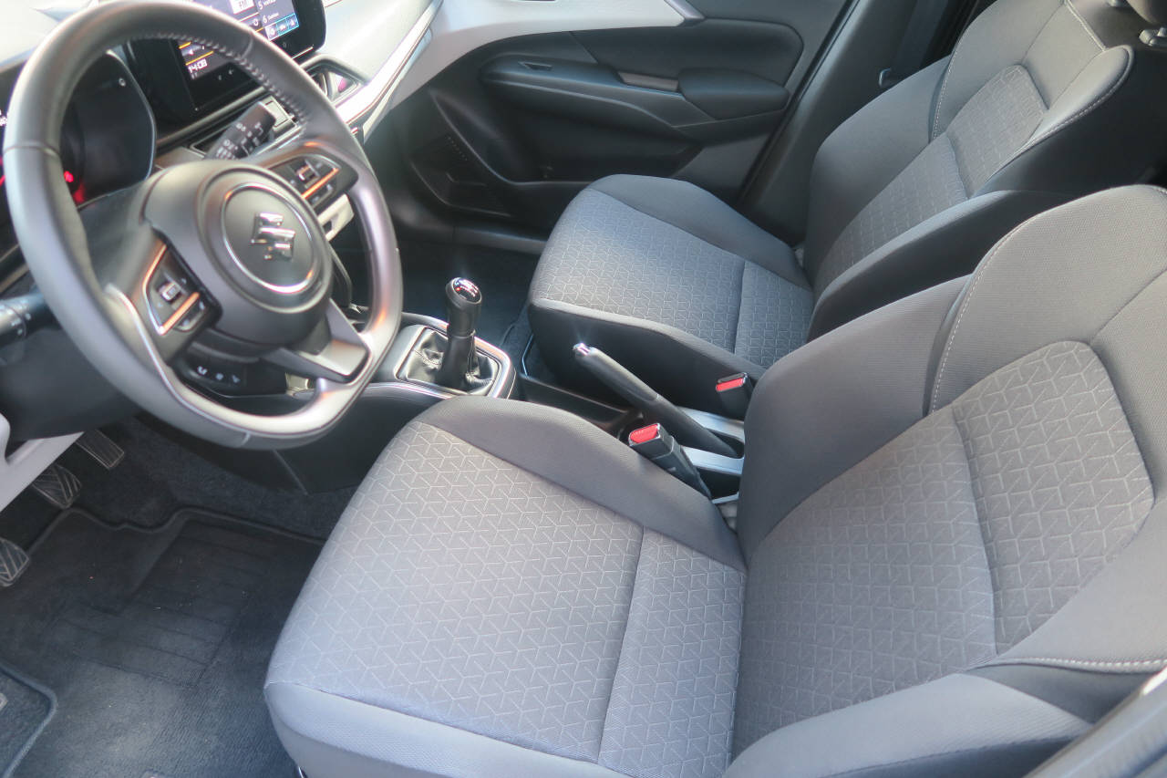 SUZUKI Swift 1.2 1st Edition Top Hybrid 4x4-image-3
