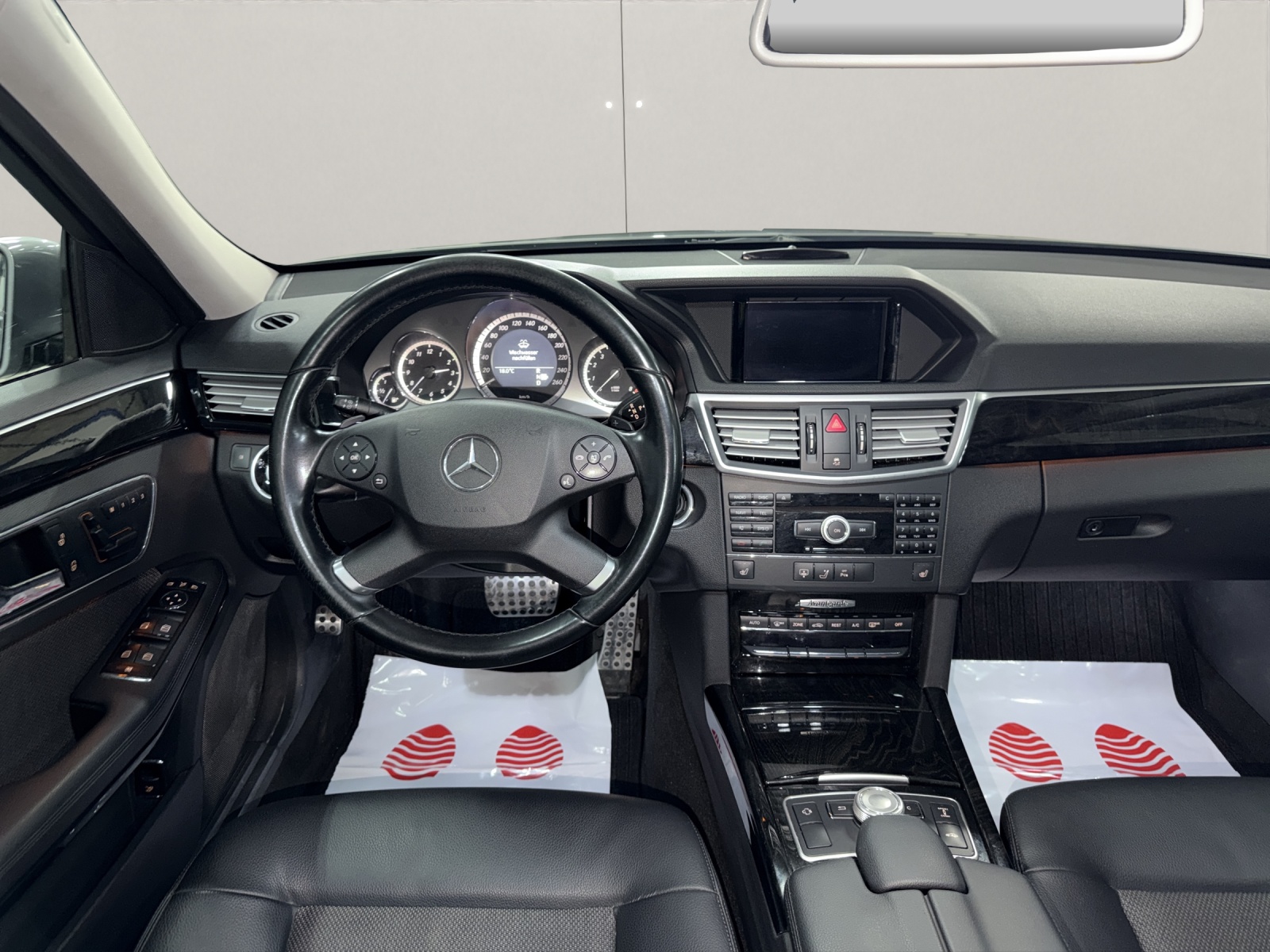 MERCEDES-BENZ E 350 CGI BlueEfficiency Avantgarde 7G-Tronic-image-10