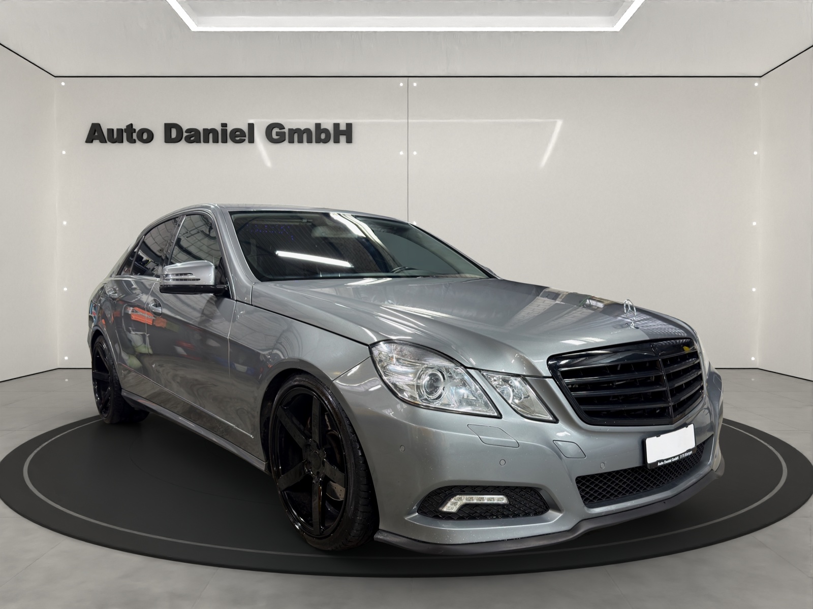 MERCEDES-BENZ E 350 CGI BlueEfficiency Avantgarde 7G-Tronic-image-3