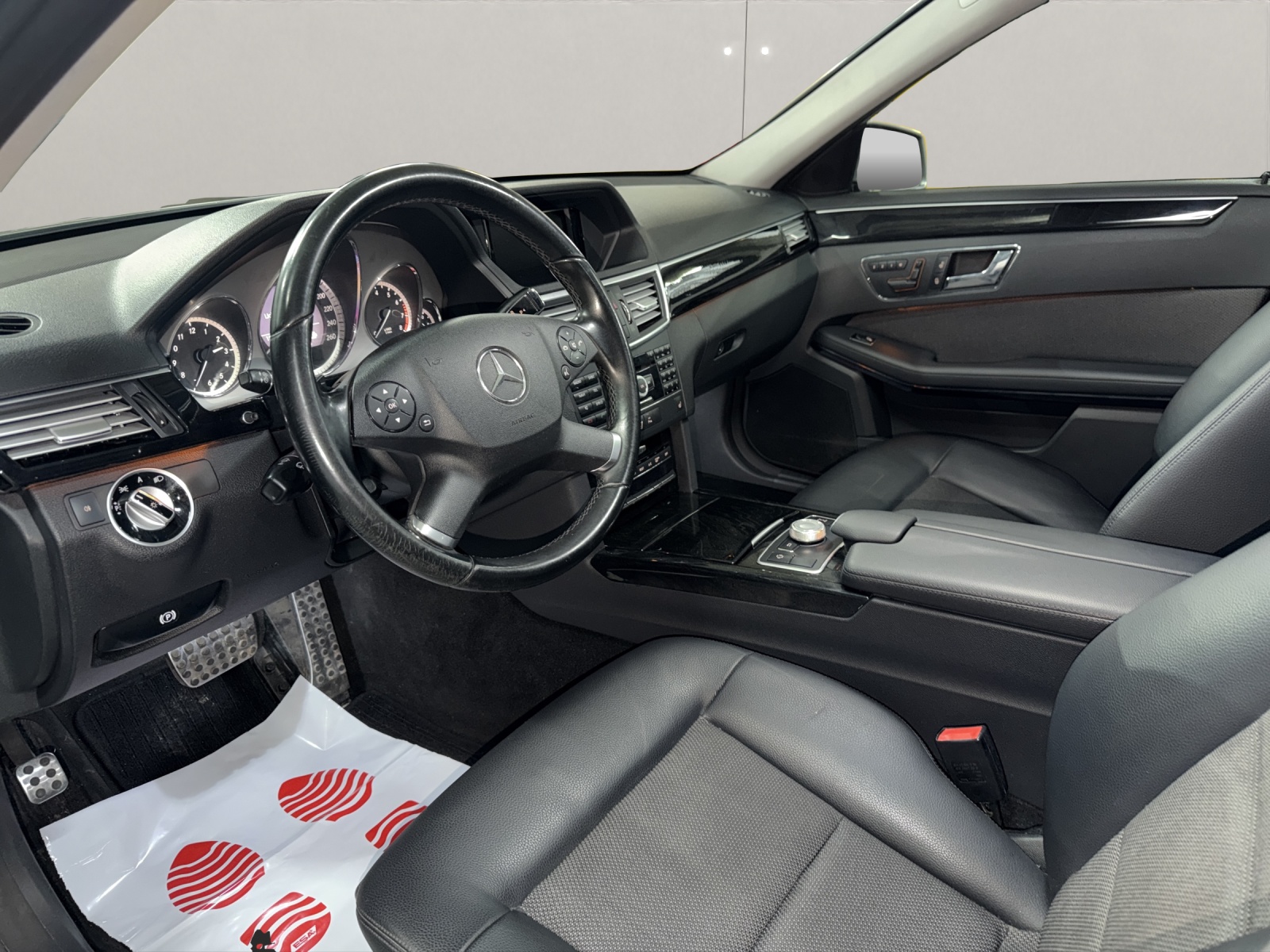 MERCEDES-BENZ E 350 CGI BlueEfficiency Avantgarde 7G-Tronic-image-9