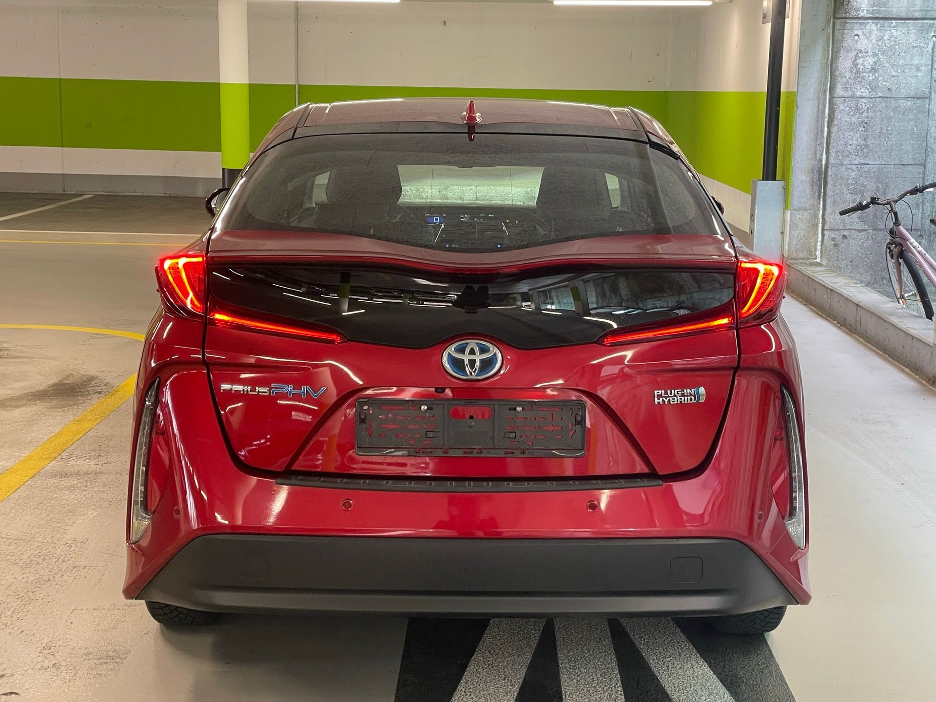 TOYOTA Prius 1.8 VVT-i Plug-in Hybrid Premium-showroom-element-3