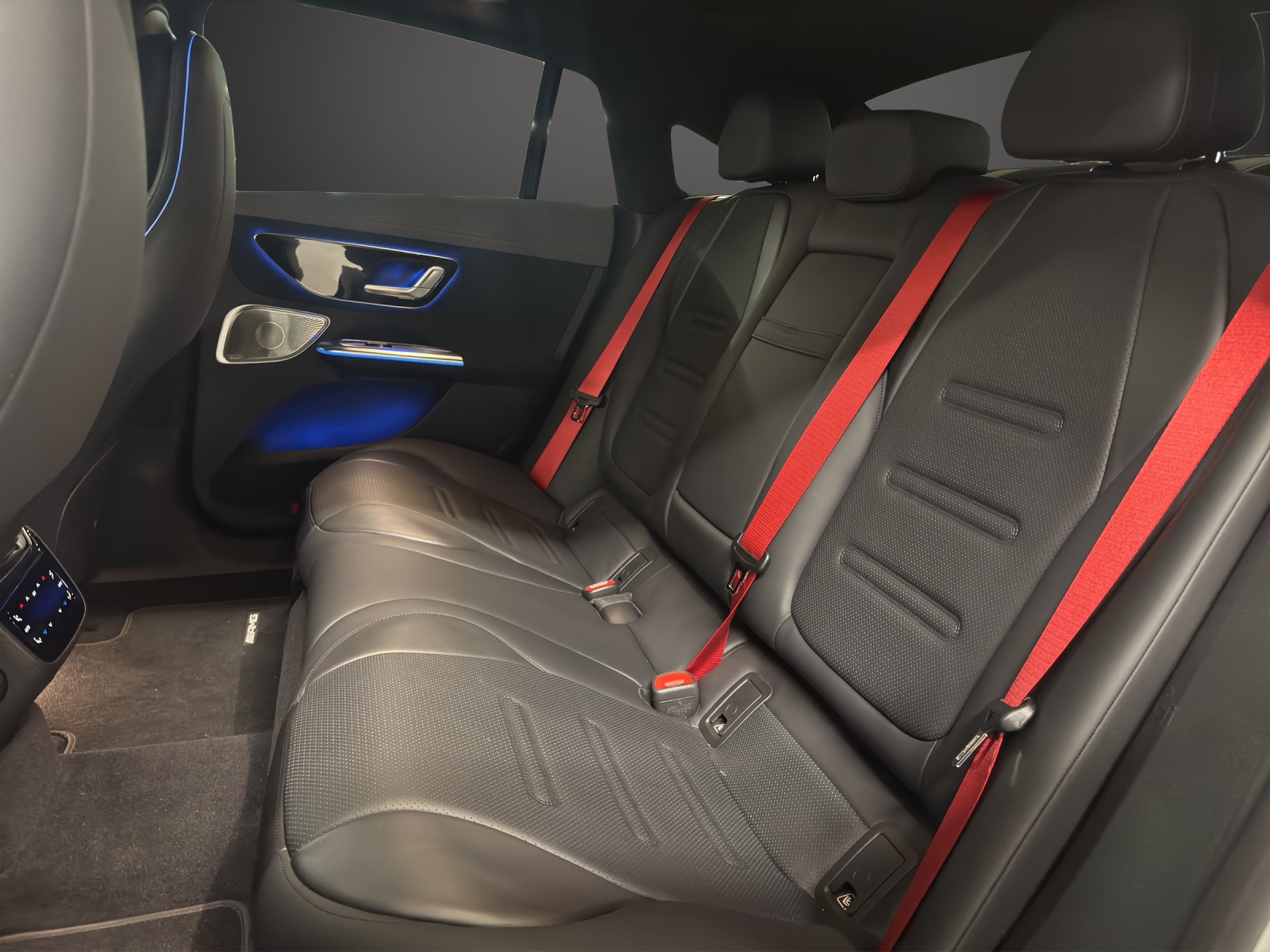 MERCEDES-BENZ EQE 53 AMG 4 Matic+ Executive Edition-image-14