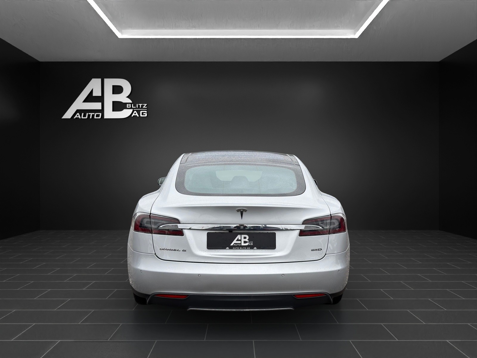 TESLA Model S 85 D 4x4 mit 525 PS-image-3