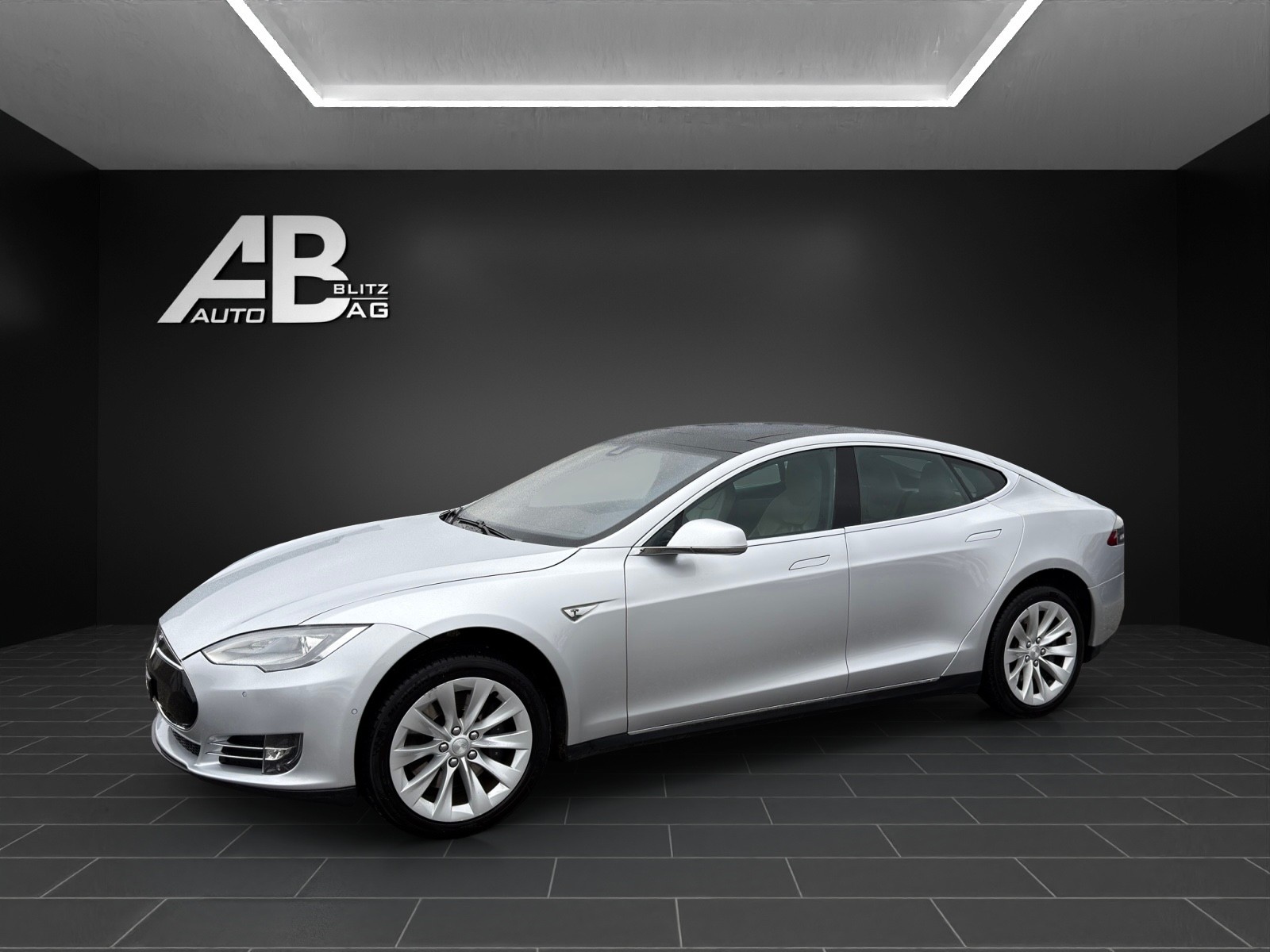 TESLA Model S 85 D 4x4 mit 525 PS-image-1
