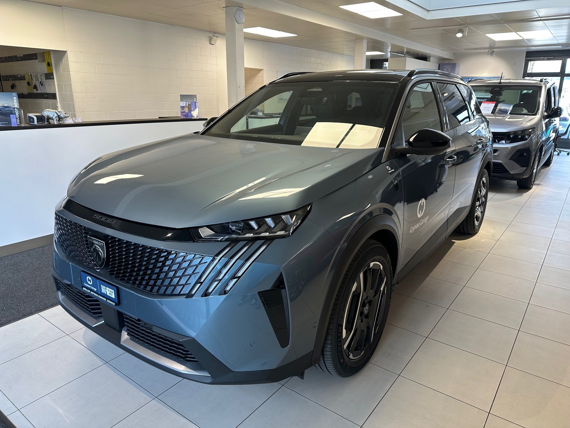 PEUGEOT 5008 1.6 PHEV 225 GT