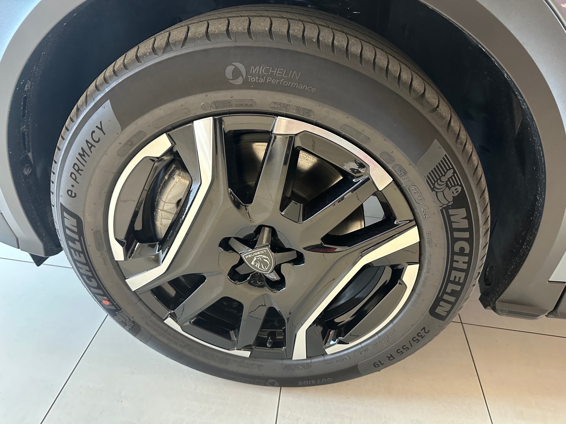 PEUGEOT 5008 1.6 PHEV 225 GT-image-13
