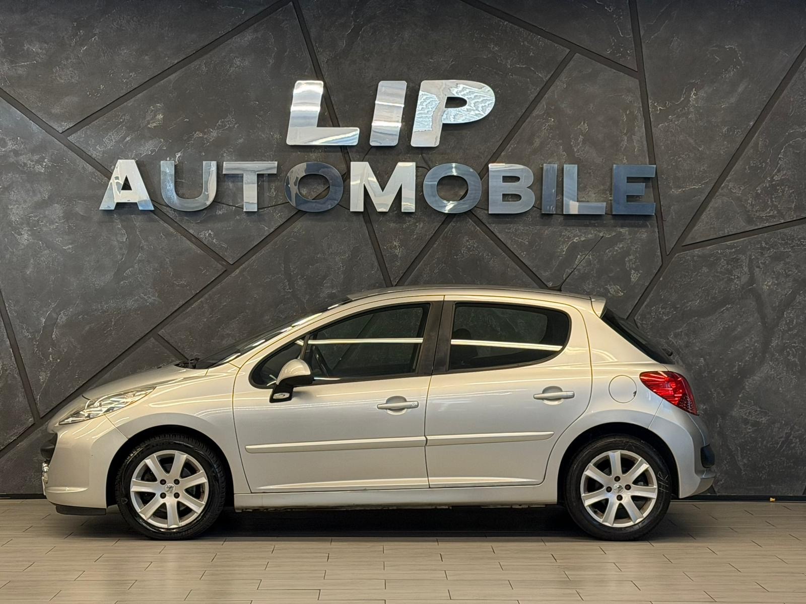 PEUGEOT 207 SW 1.6 16V Sport Automatic-image-4