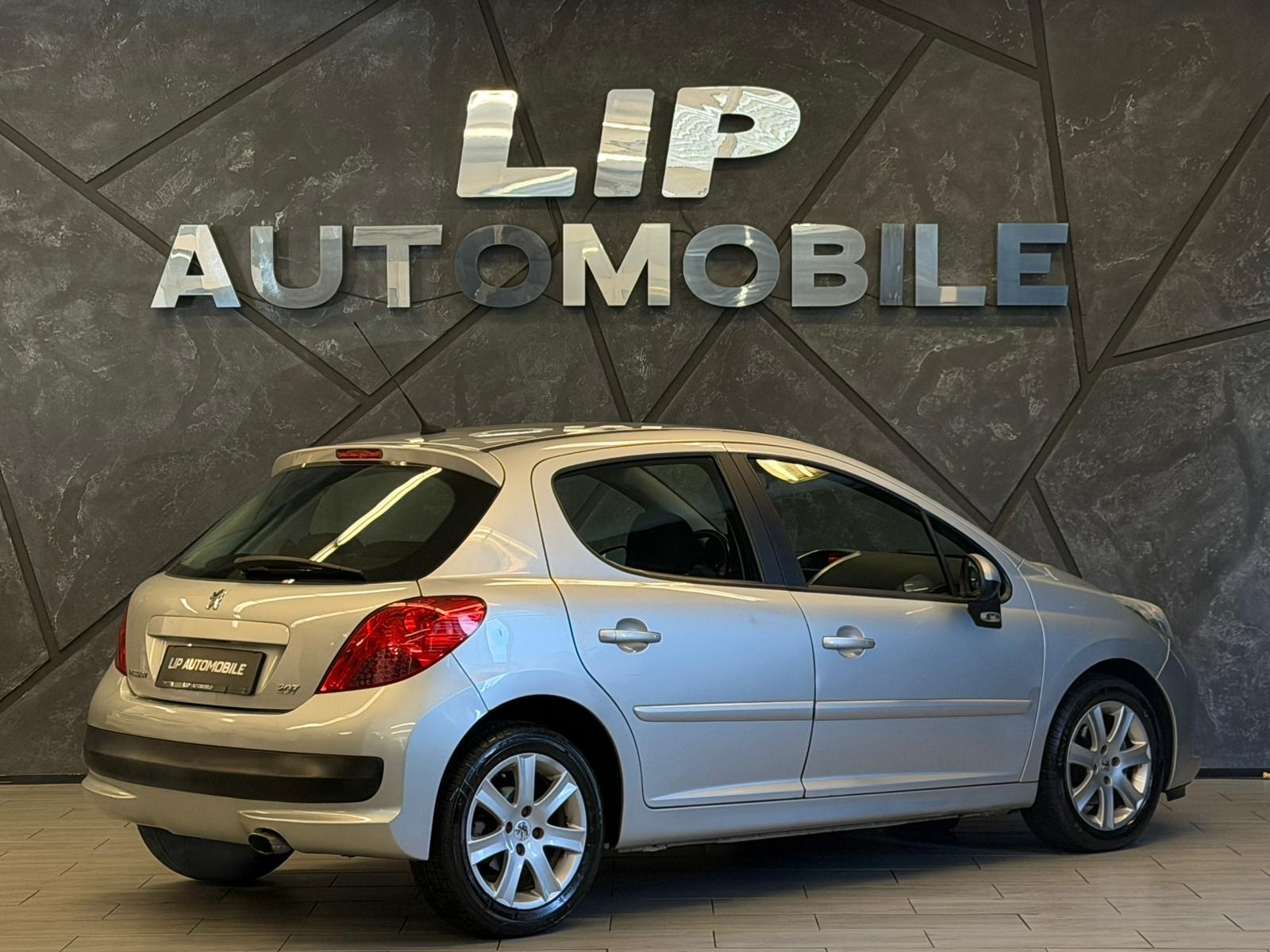 PEUGEOT 207 SW 1.6 16V Sport Automatic-image-5
