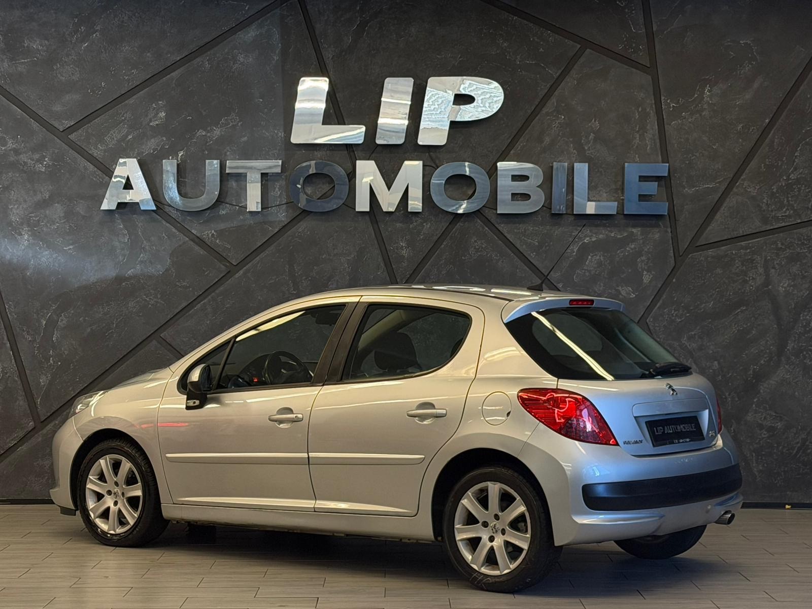 PEUGEOT 207 SW 1.6 16V Sport Automatic-image-7