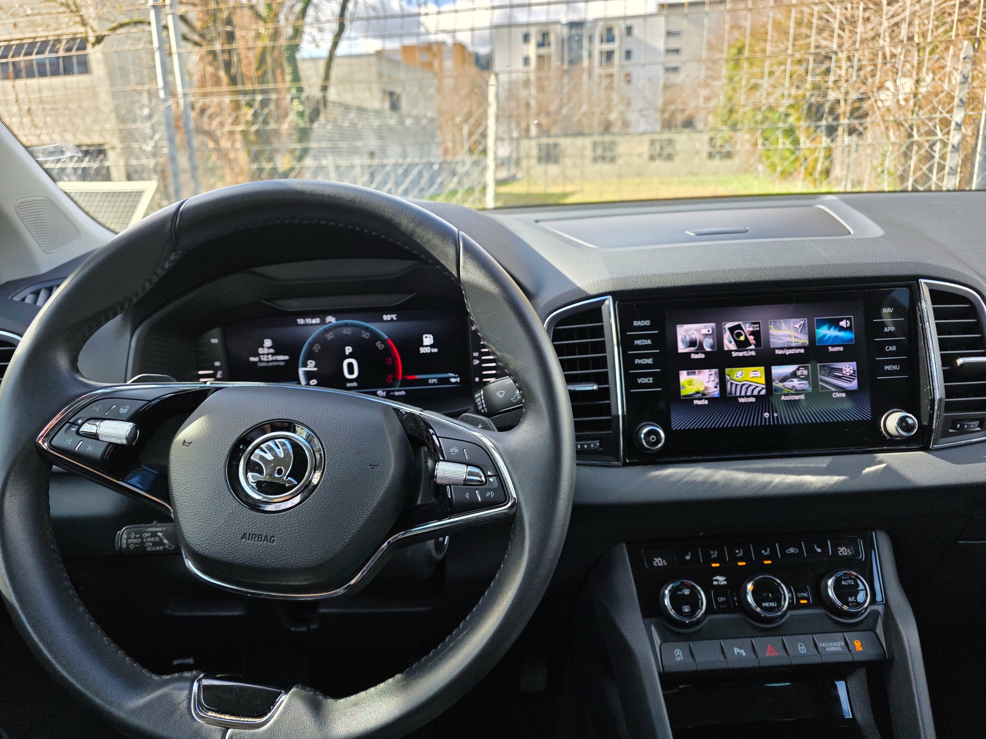 SKODA Karoq 1.5 TSI Ambition DSG-image-3