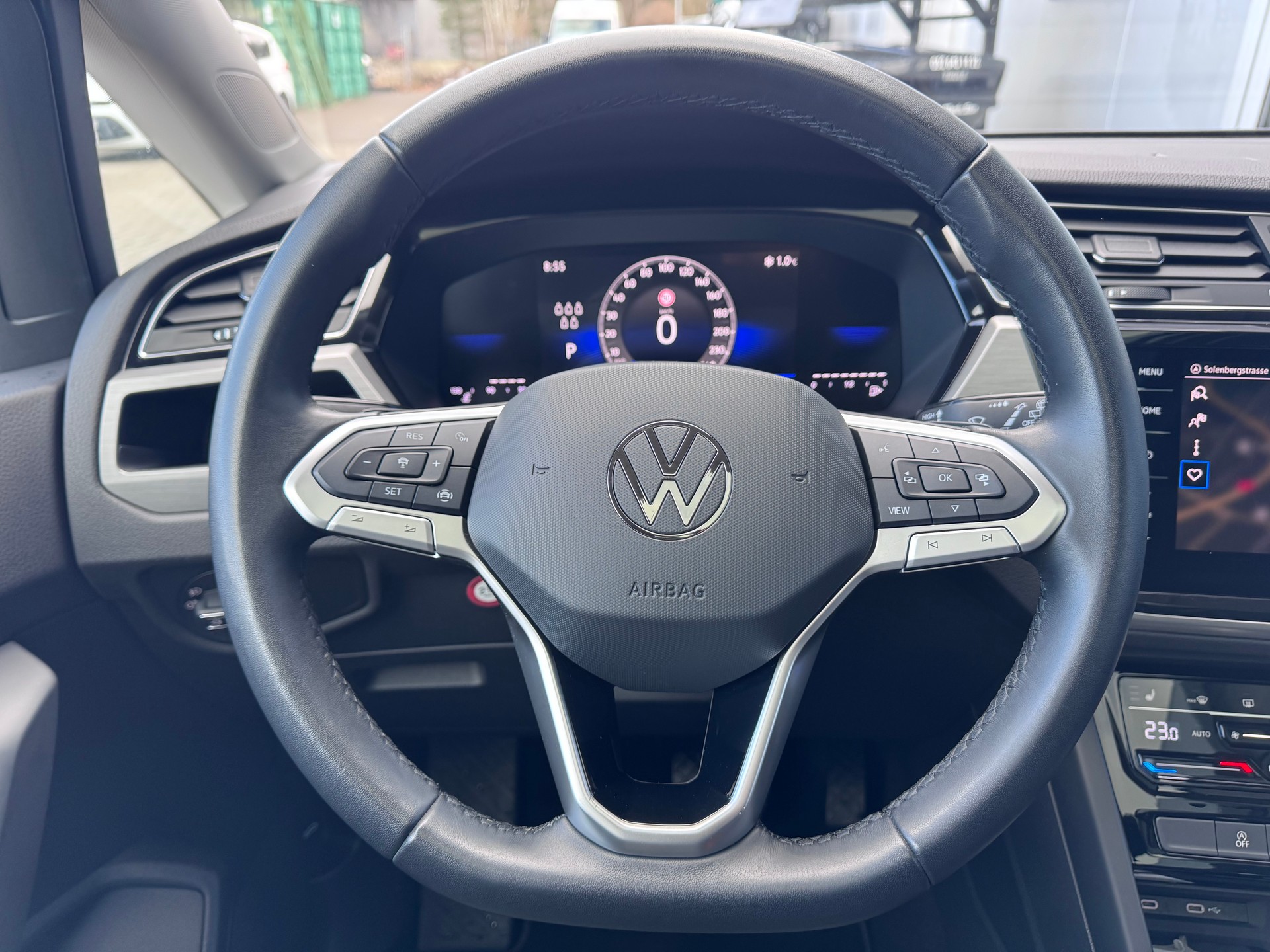 VW Touran 2.0 TDI BlueMotion Technology Comfortline DSG+7 Plätzer+LED Scheinwerfer+Navi+ACC+Panorama+Winterräder+-image-19