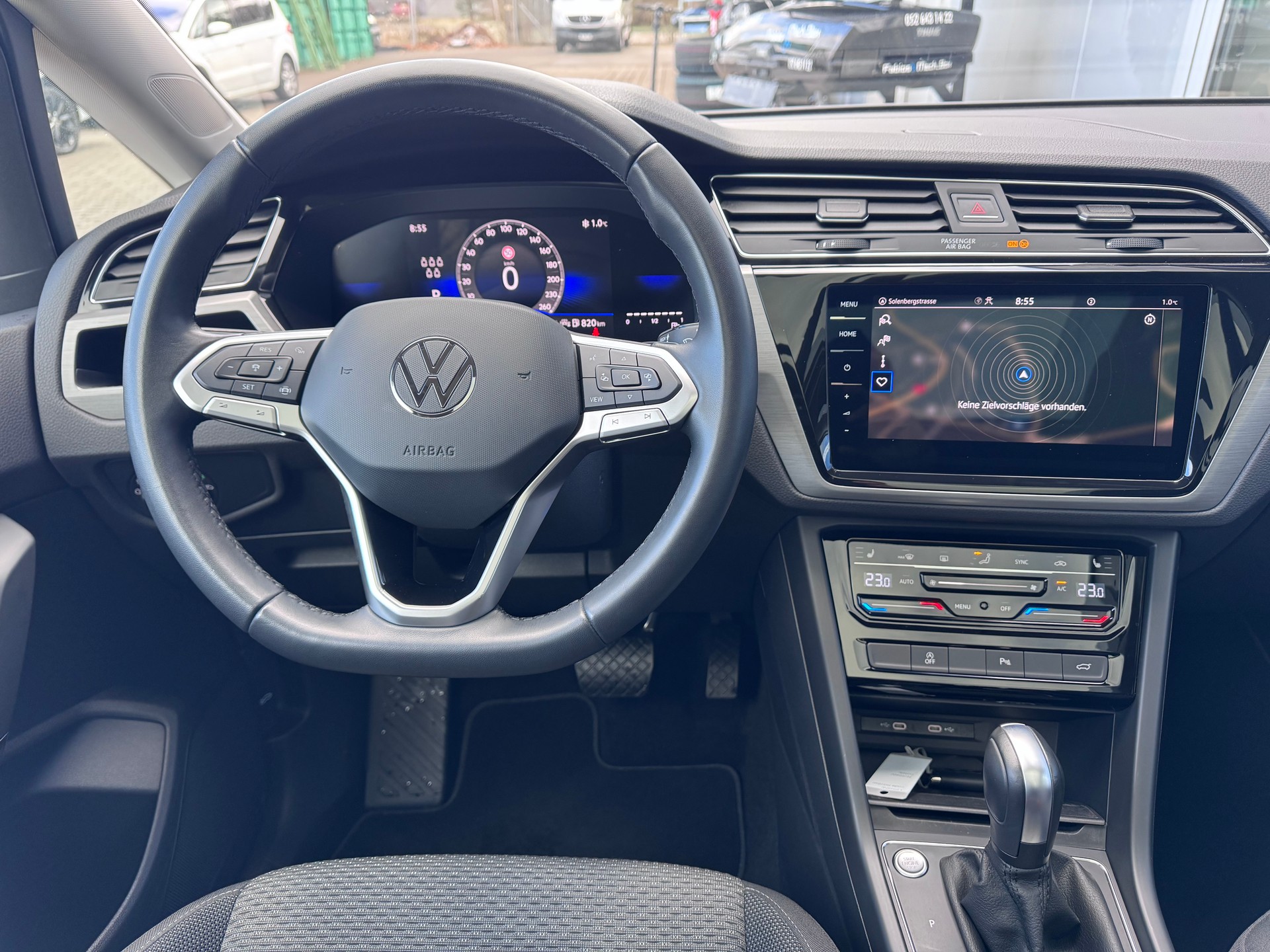 VW Touran 2.0 TDI BlueMotion Technology Comfortline DSG+7 Plätzer+LED Scheinwerfer+Navi+ACC+Panorama+Winterräder+-image-18