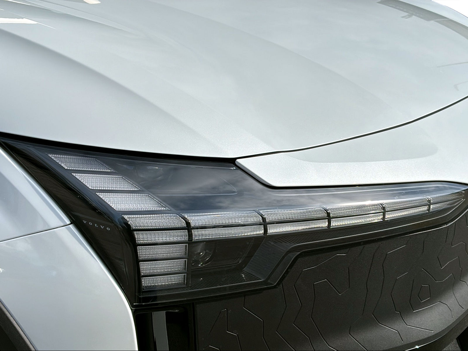 VOLVO EX30 CC E60 Twin Performance AWD-image-16