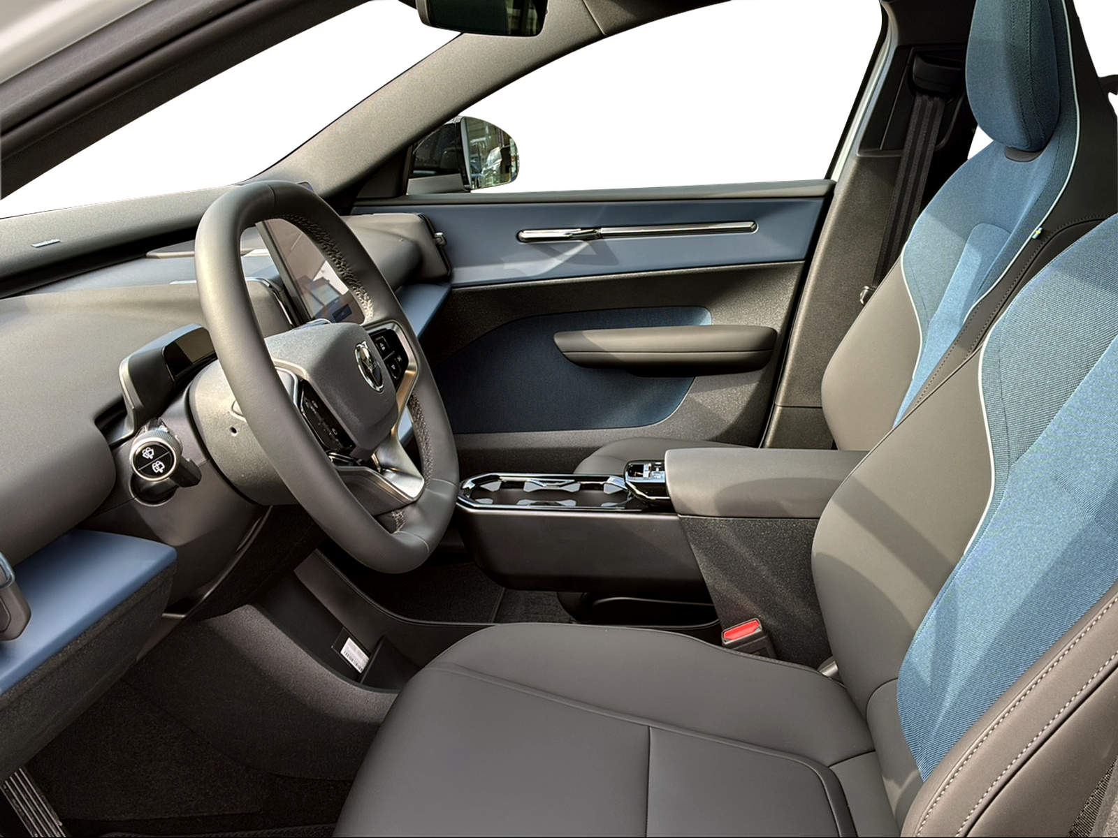 VOLVO EX30 CC E60 Twin Performance AWD-image-11