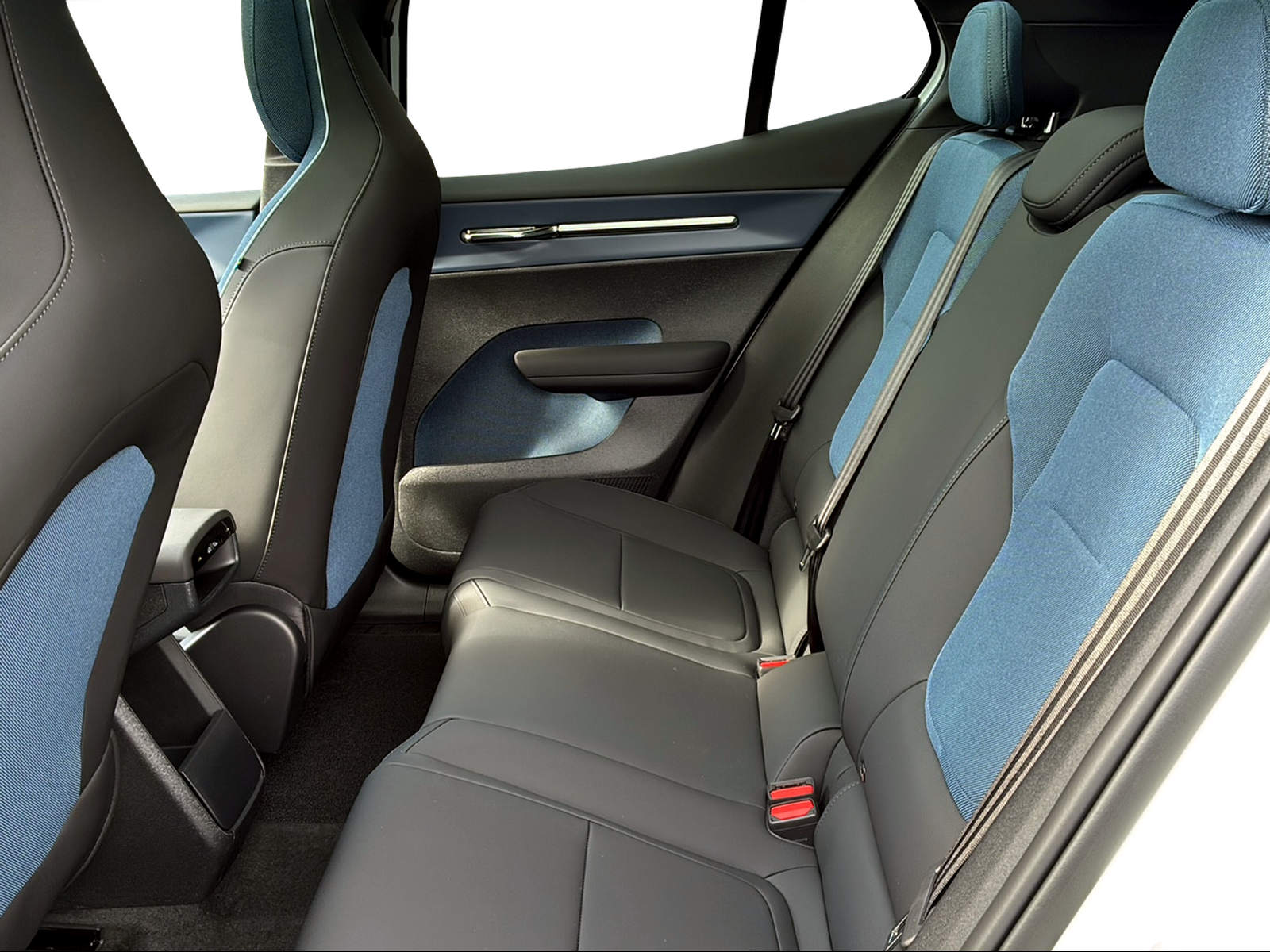 VOLVO EX30 CC E60 Twin Performance AWD-image-12