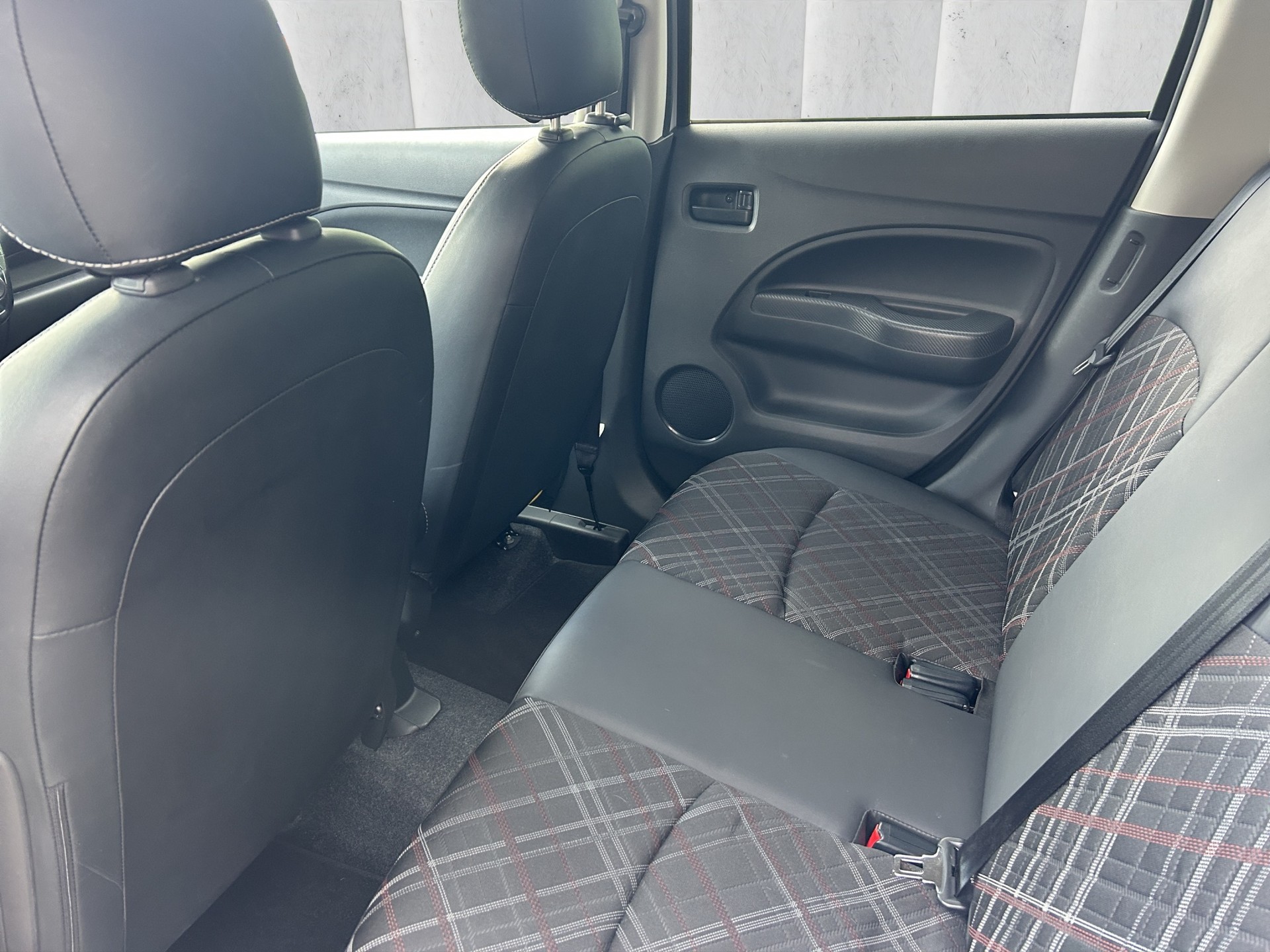 MITSUBISHI Space Star 1.2 CVT Diamond-image-10