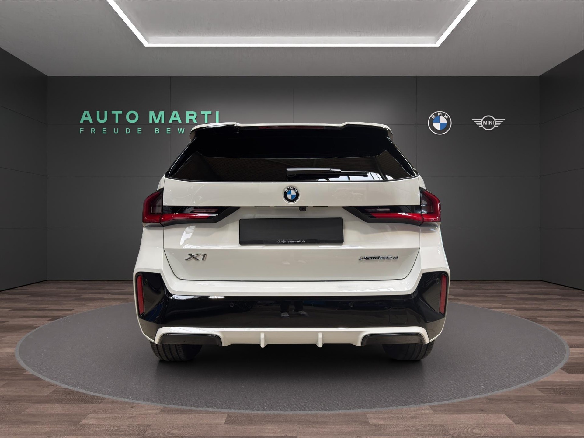 BMW X1 20d xDrive paddles-showroom-element-2