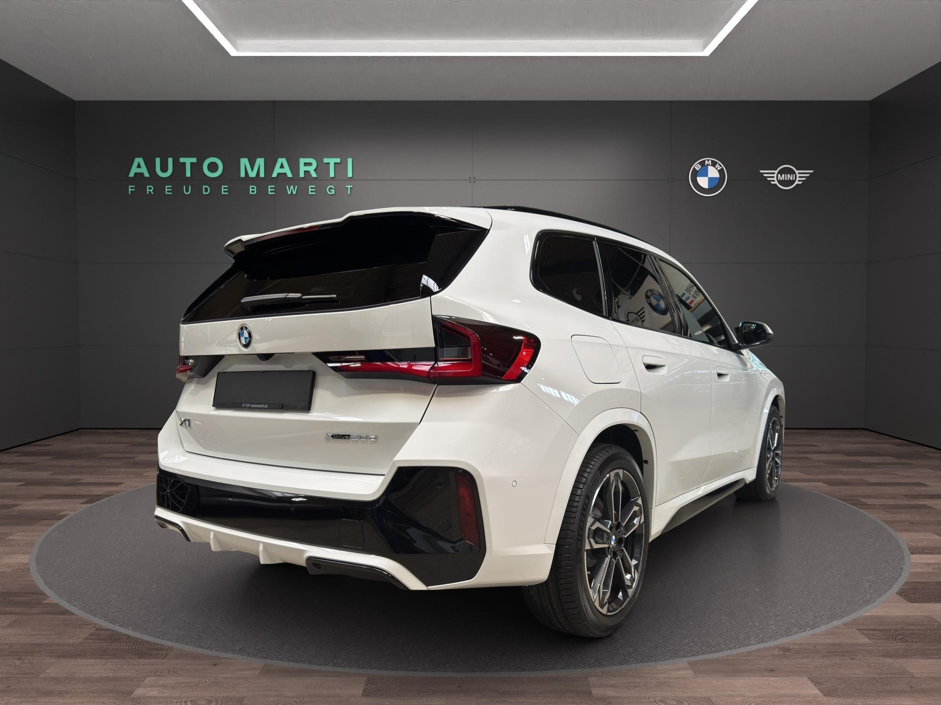 BMW X1 20d xDrive paddles-showroom-element-3