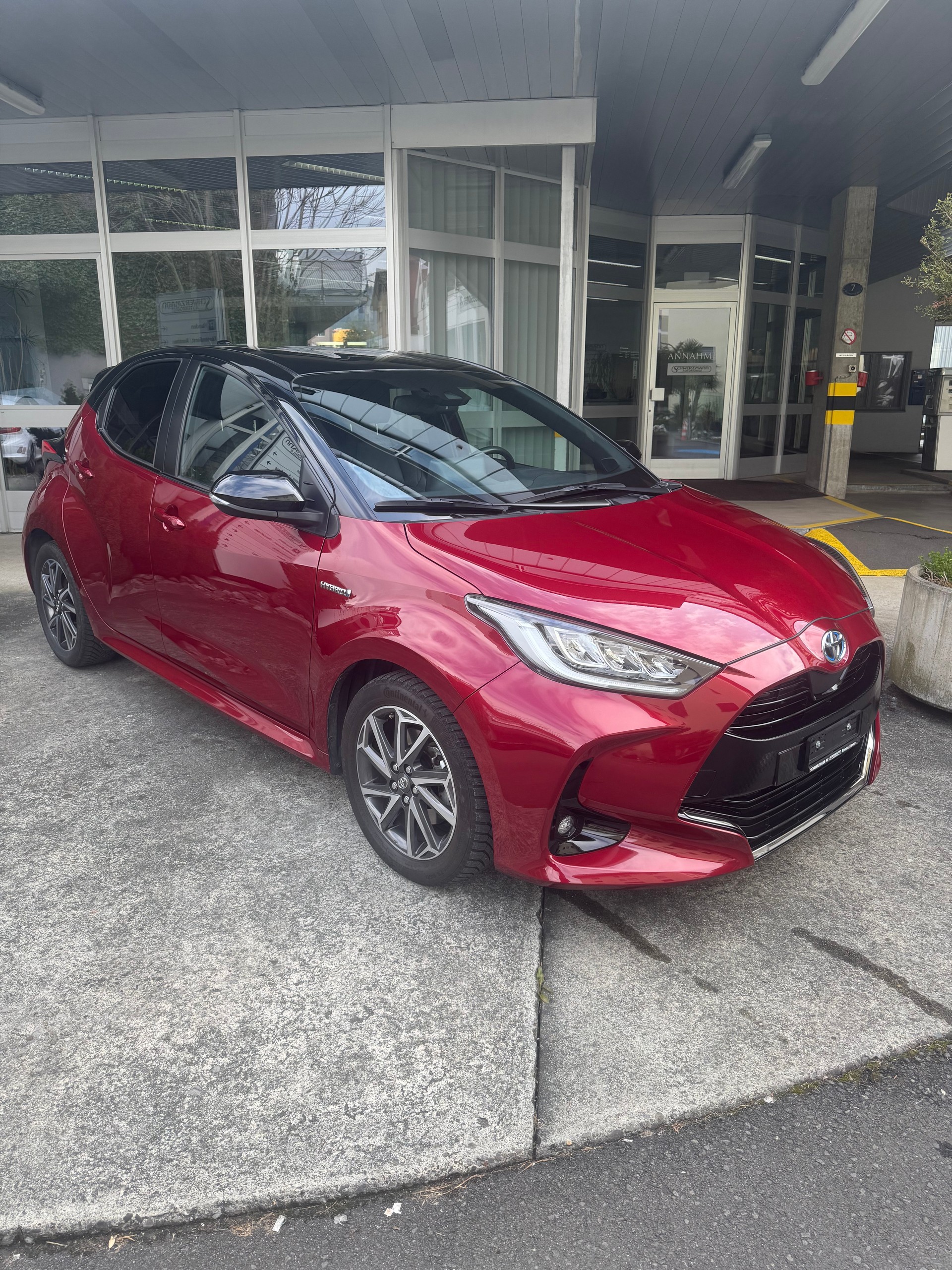 TOYOTA Yaris 1.5 Style e-CVT-image-0