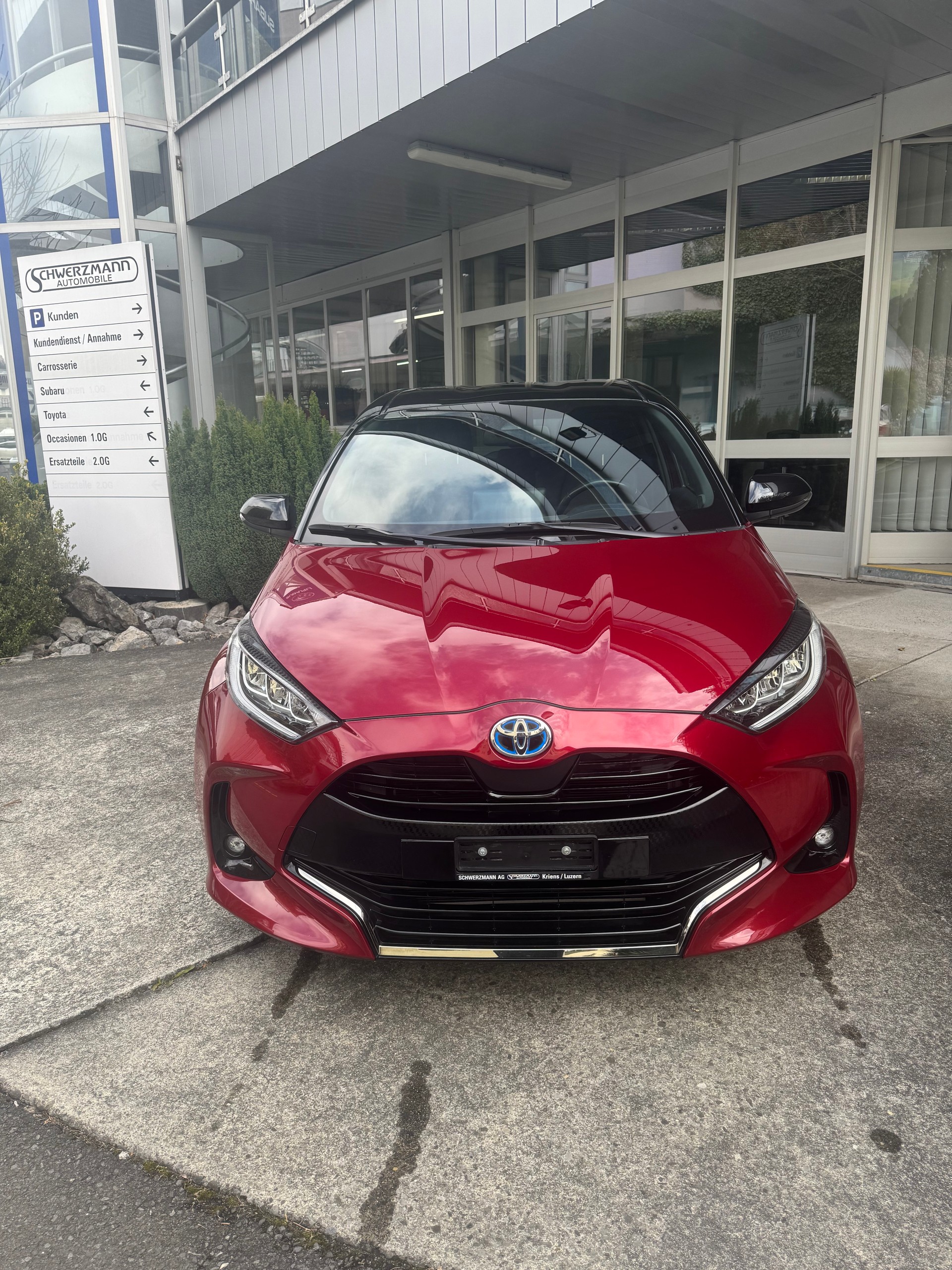 TOYOTA Yaris 1.5 Style e-CVT-image-1