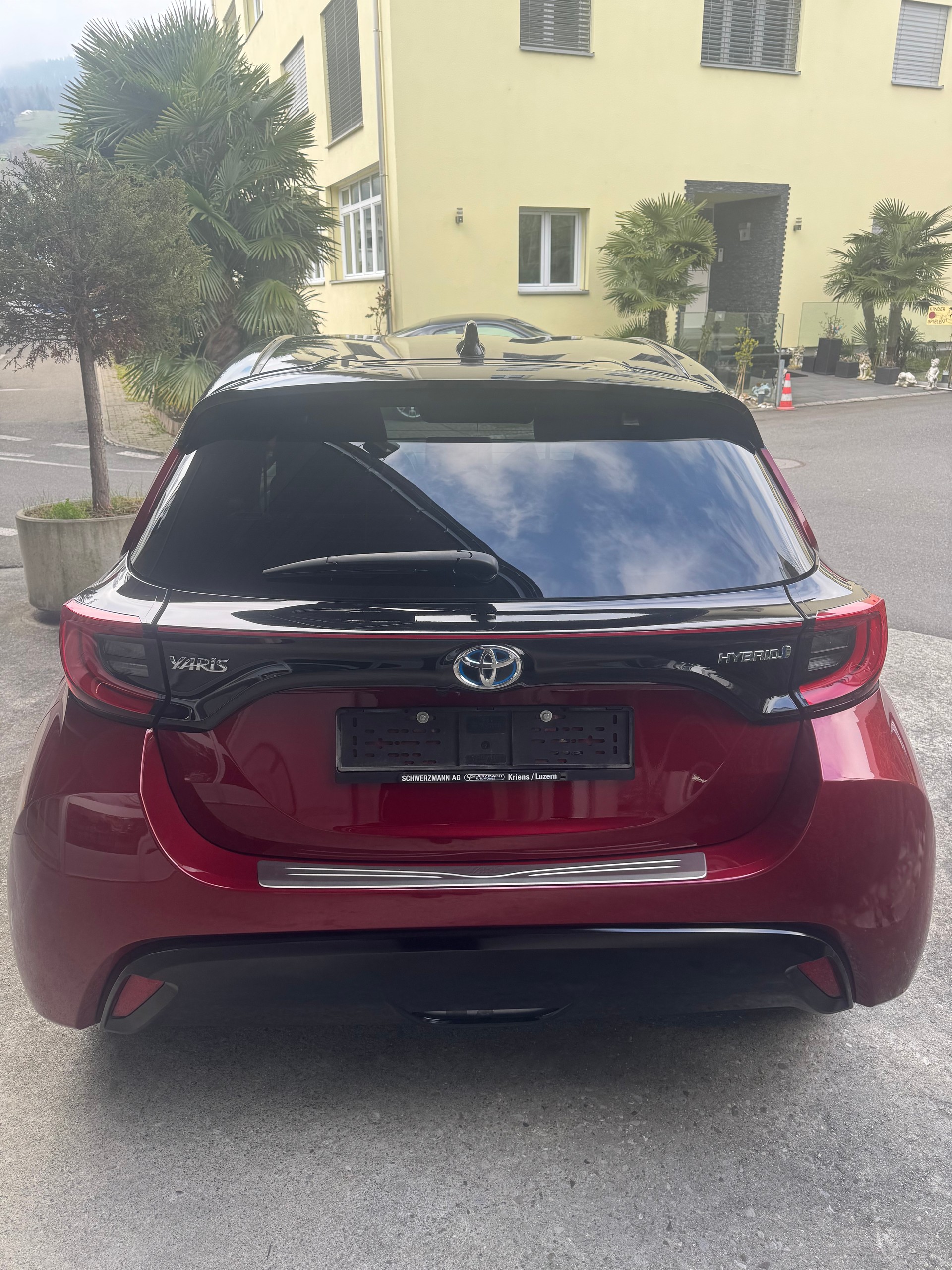 TOYOTA Yaris 1.5 Style e-CVT-image-3