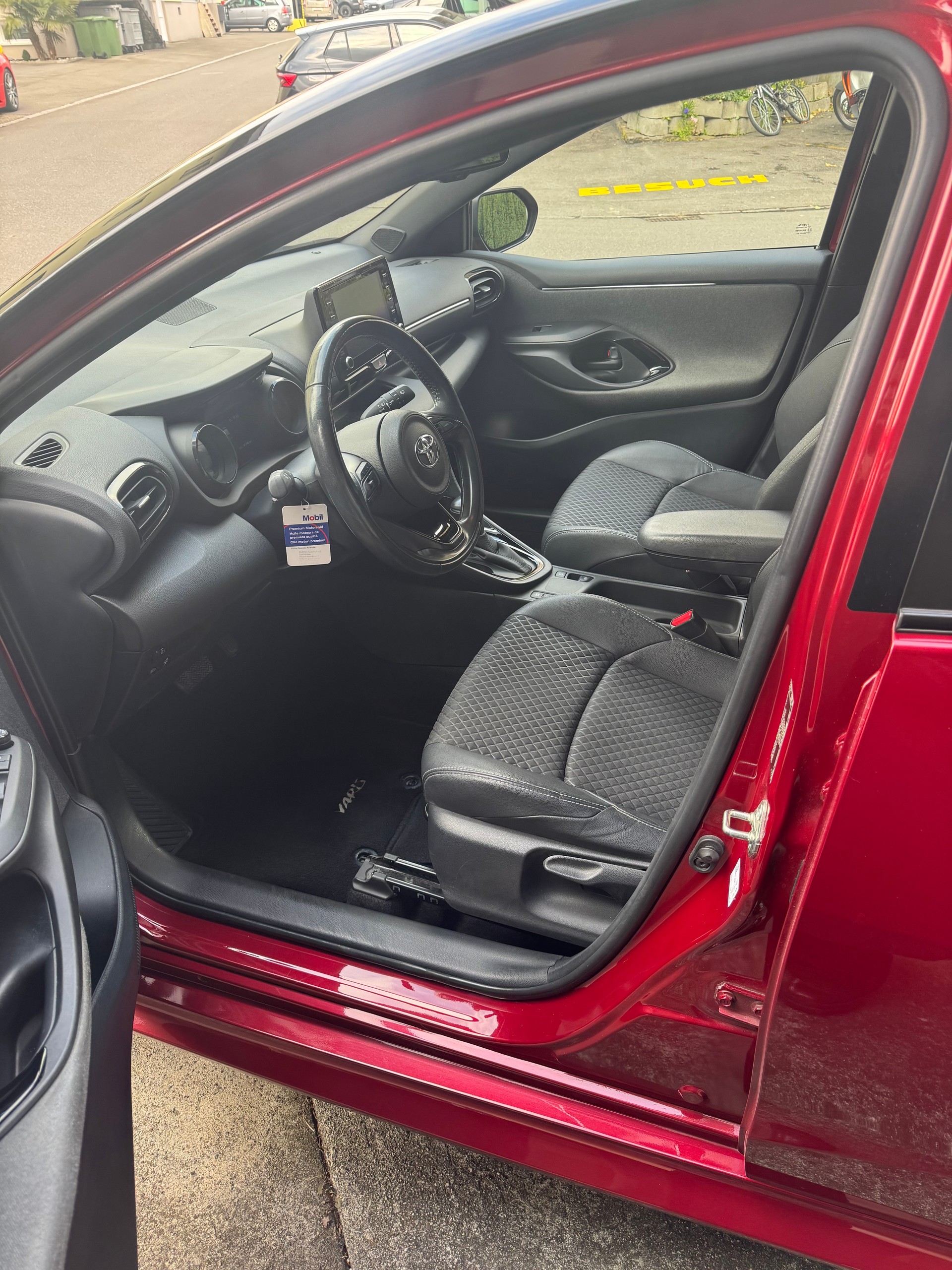 TOYOTA Yaris 1.5 Style e-CVT-image-8