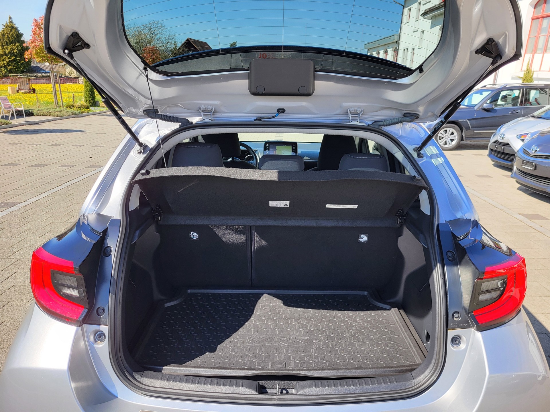 TOYOTA Yaris 1.5 Trend-image-14
