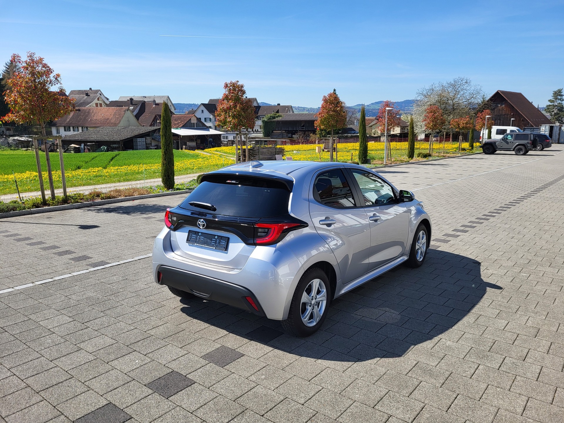 TOYOTA Yaris 1.5 Trend-image-1