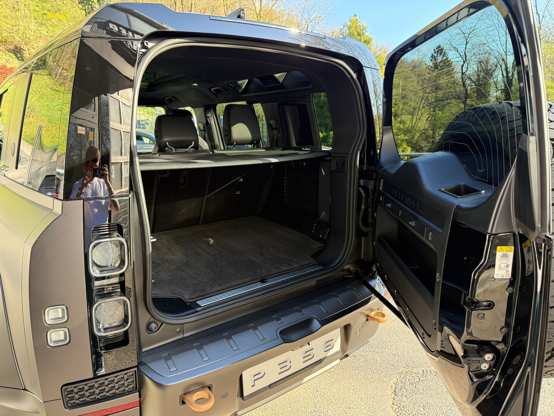 LAND ROVER Defender 110 635 V8 4.4 Octa AT8-image-7
