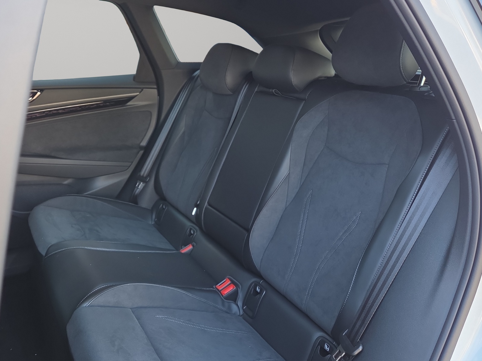 VW ID.7 Tourer Pro S 86 kWh Pro S United-image-8