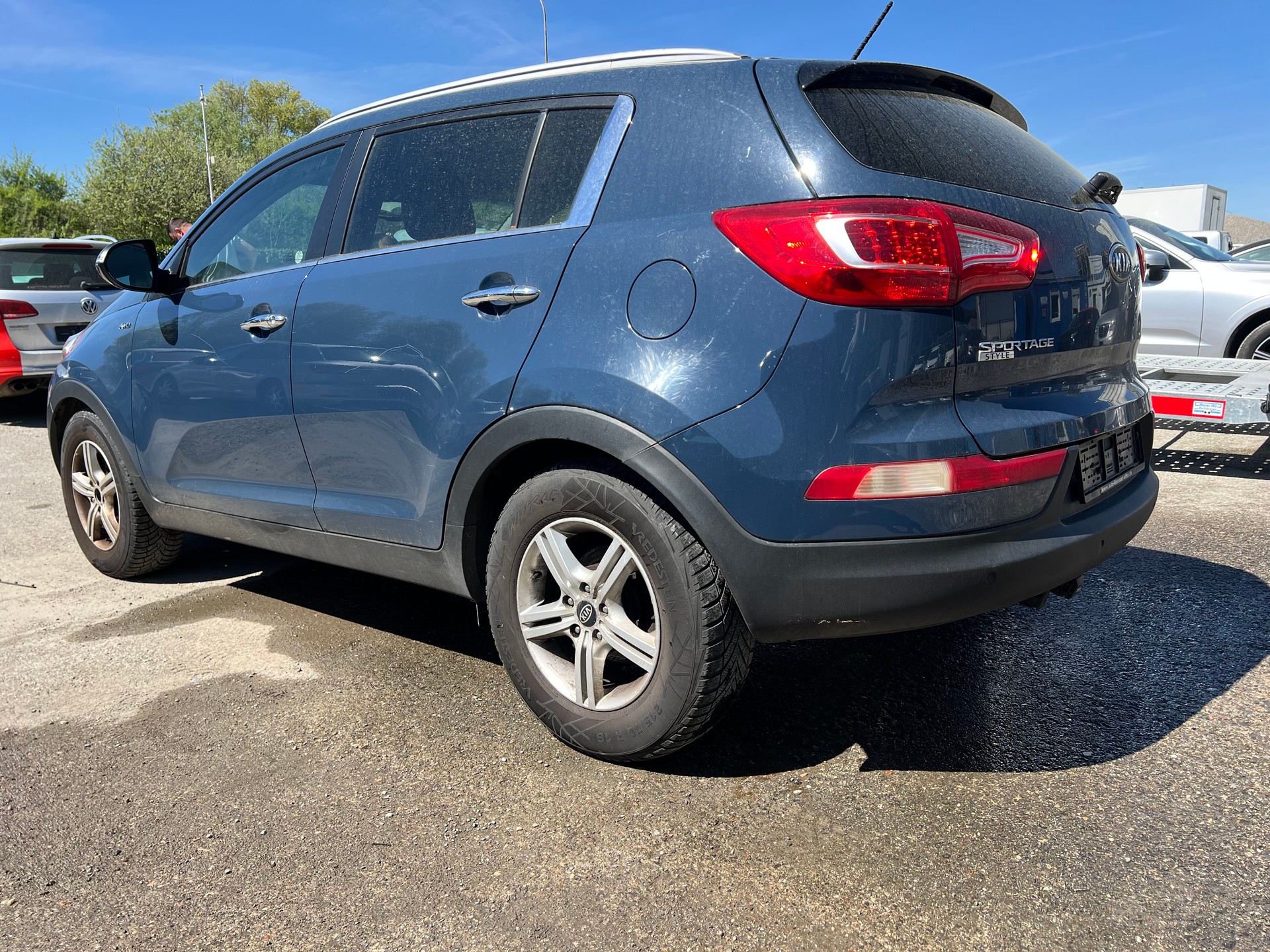 KIA Sportage 2.0 CRDi Style 4WD Automatic-image-3