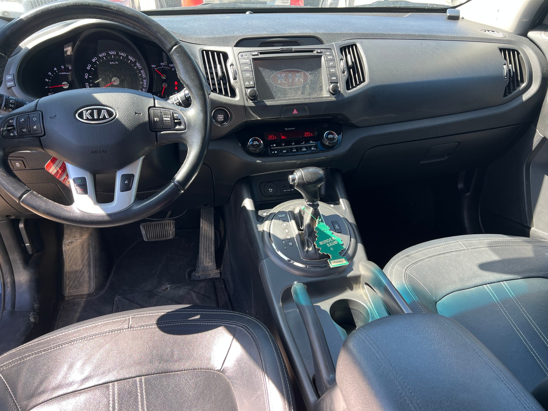 KIA Sportage 2.0 CRDi Style 4WD Automatic-image-6