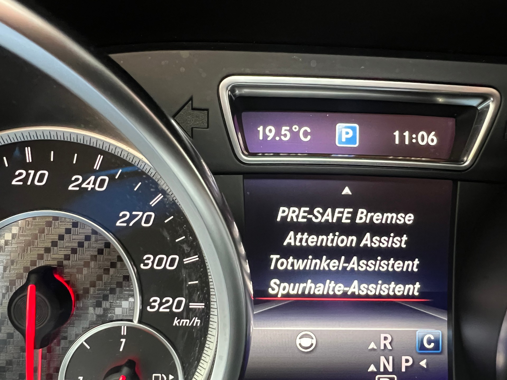 MERCEDES-BENZ GLS 63 AMG 4Matic Speedshift Plus 7G-Tronic-image-19
