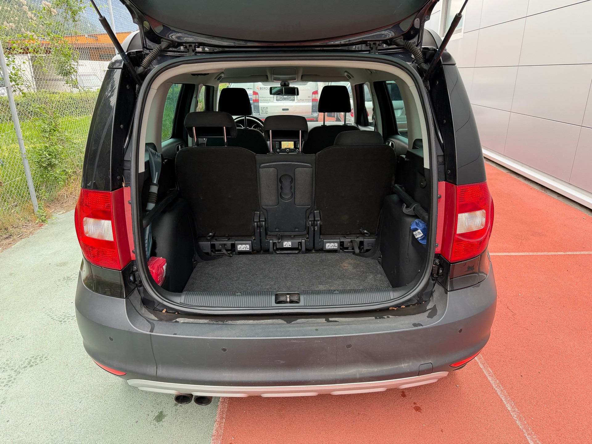 SKODA Yeti 1.8 TSI Experience 4x4-image-11