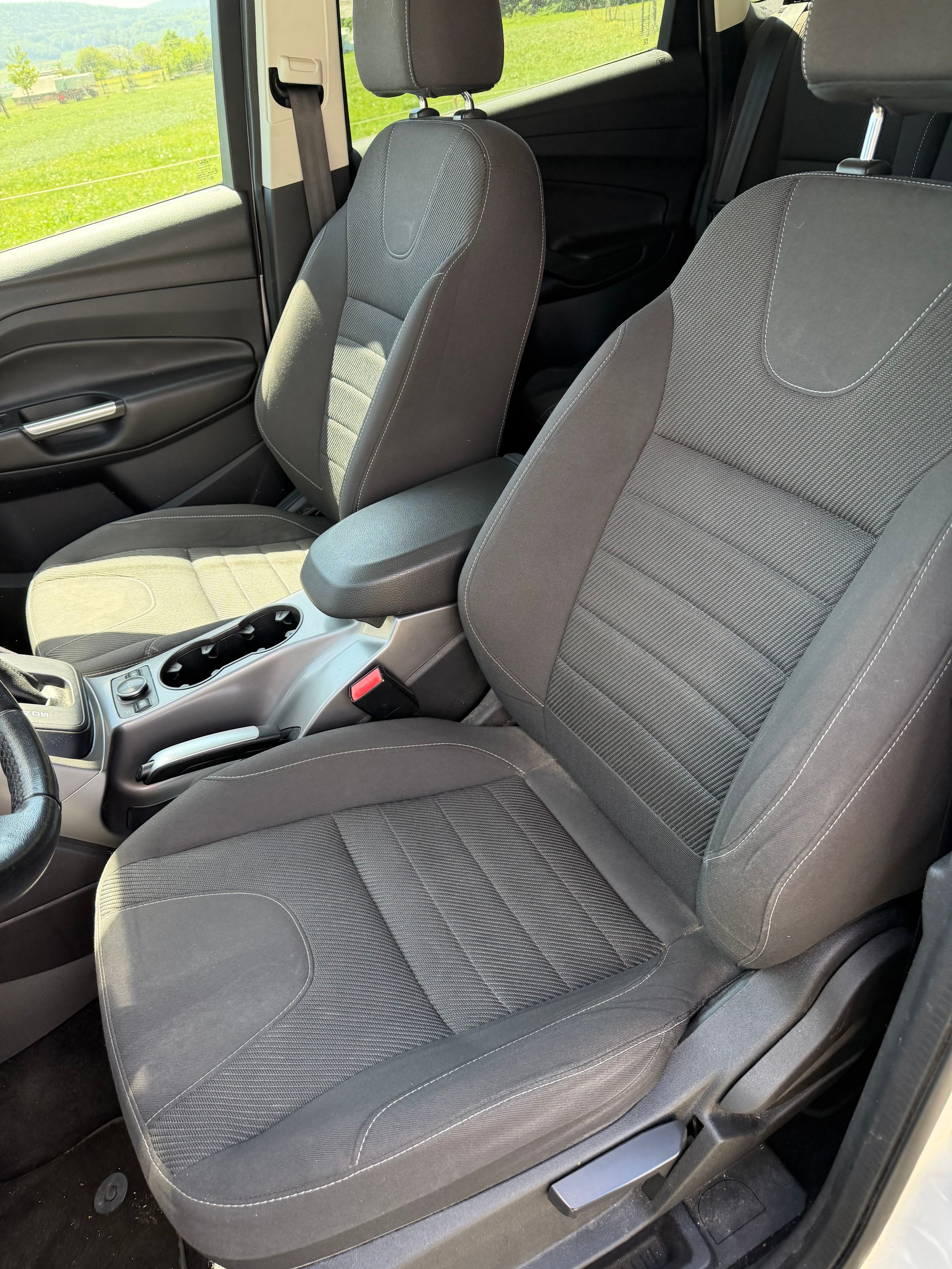 FORD Kuga 2.0 TDCi Titanium 4WD PowerShift-image-5