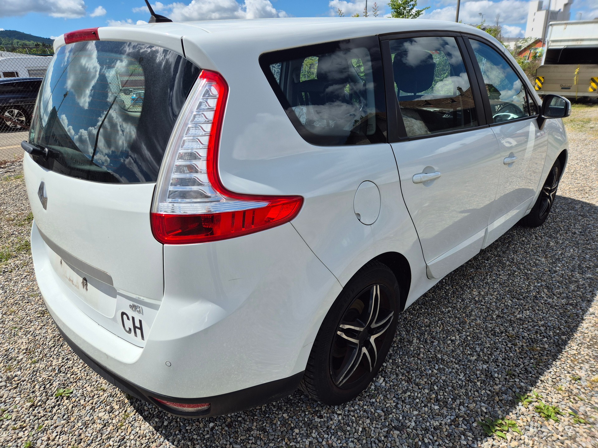 RENAULT Grand Scénic 1.5 dCi Bose EDC-image-3