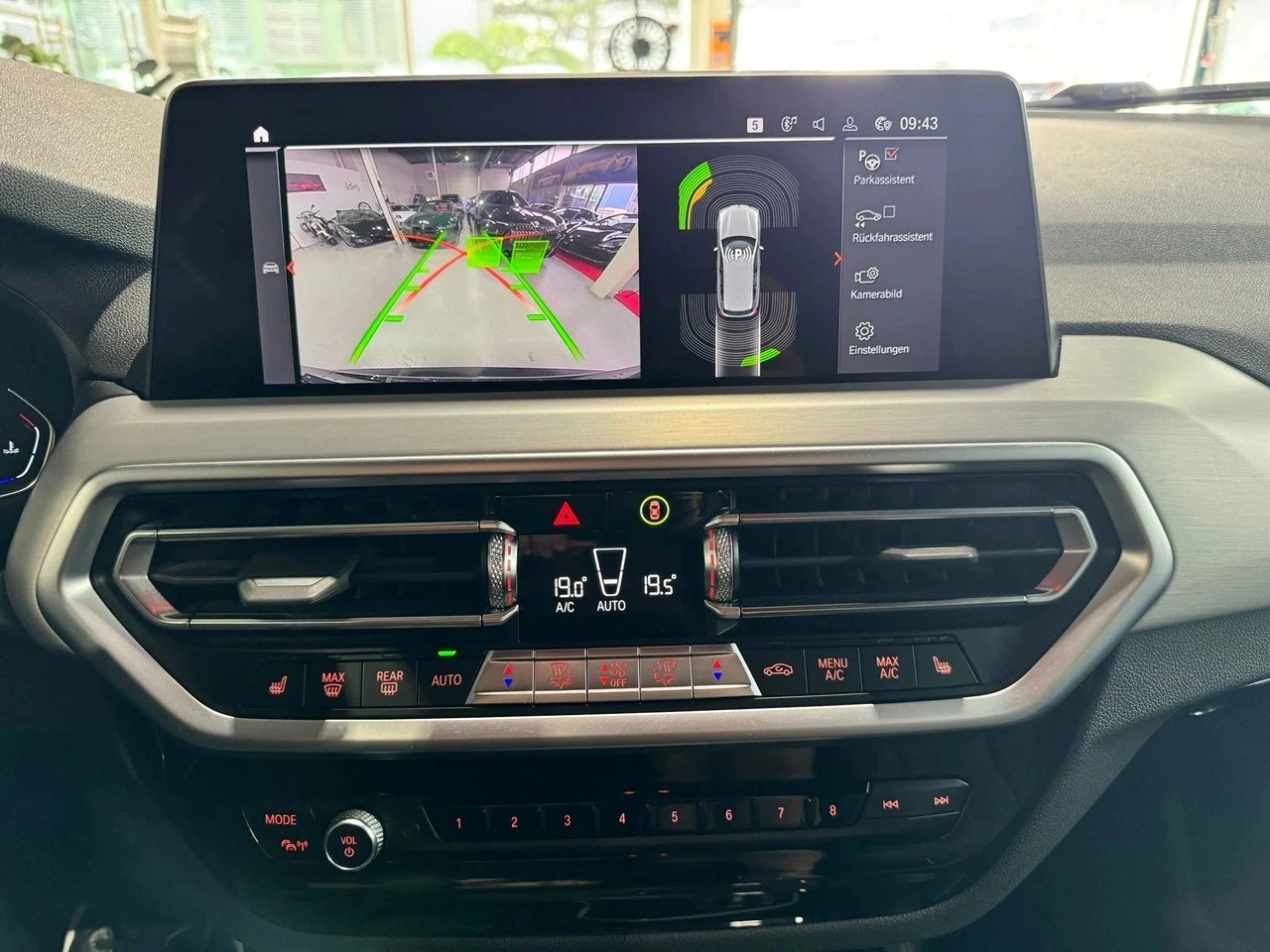 BMW X3 20d xDrive X-LINE CH FAHRZEUG-image-8