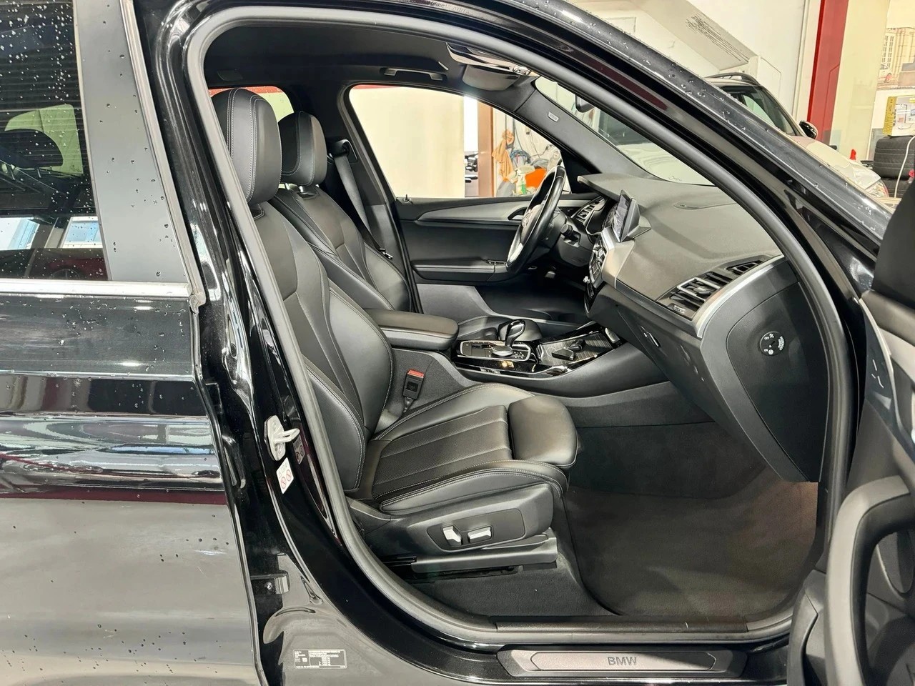BMW X3 20d xDrive X-LINE CH FAHRZEUG-image-13