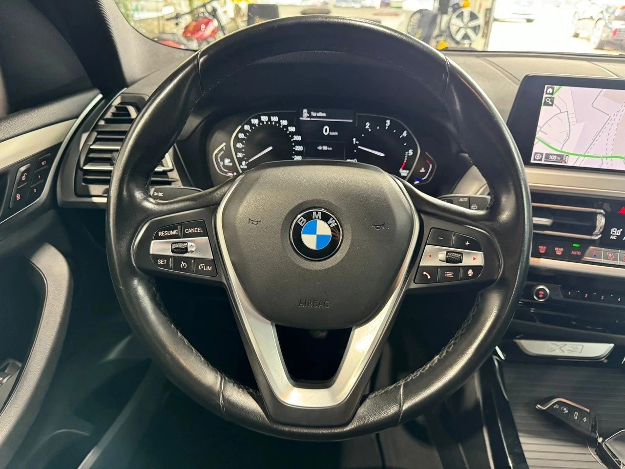 BMW X3 20d xDrive X-LINE CH FAHRZEUG-image-15
