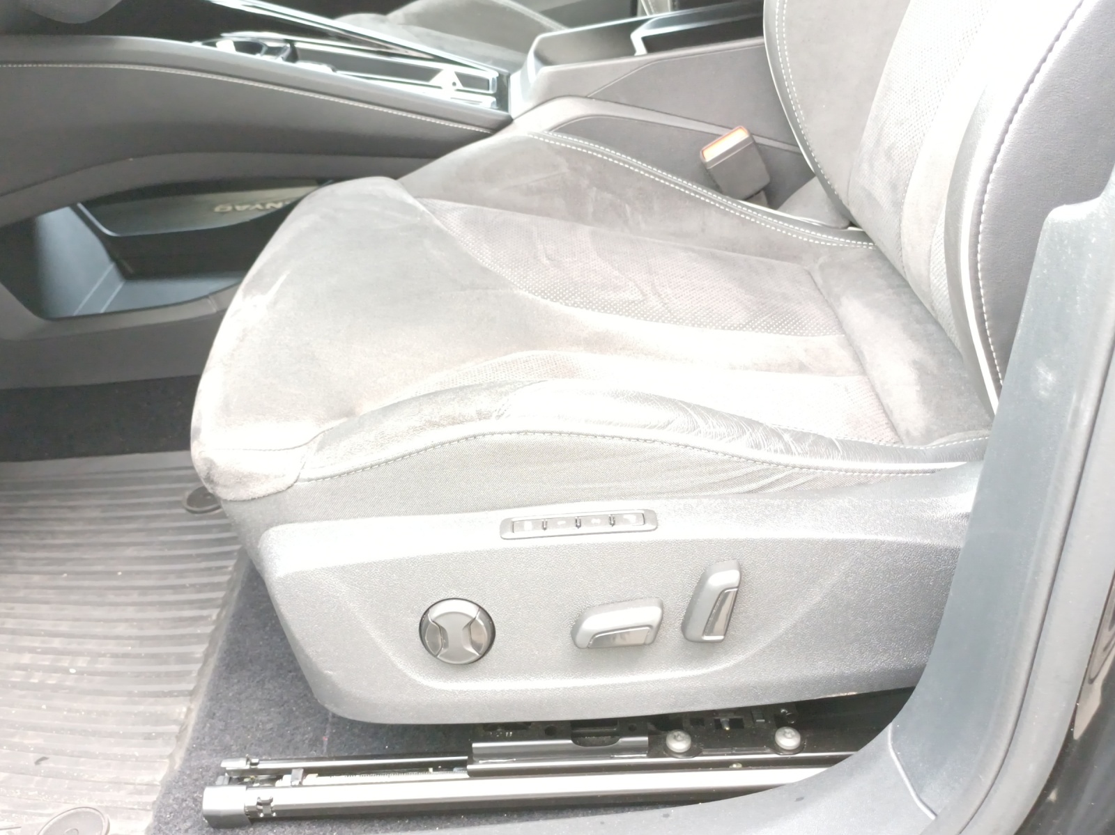 SKODA Enyaq iV 80x SportLine-image-16